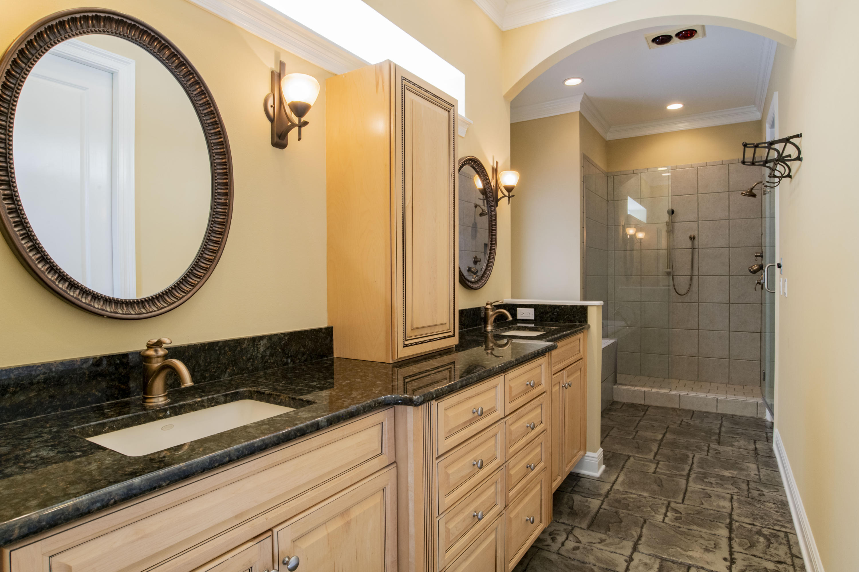 NAVY POINT - Residential