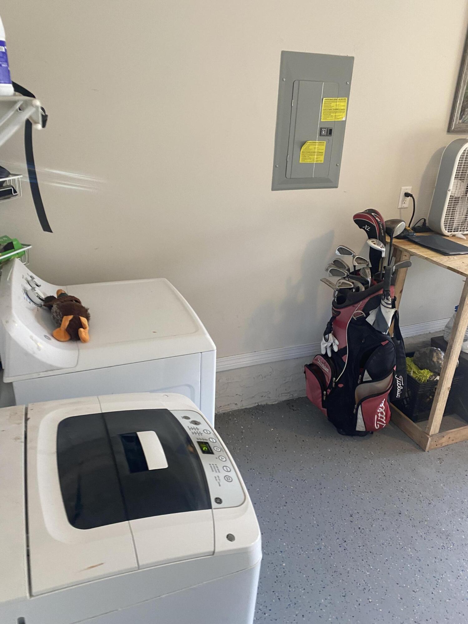 OAKDALE MINI FARMS RESUB LOT 11 & 12 - Residential