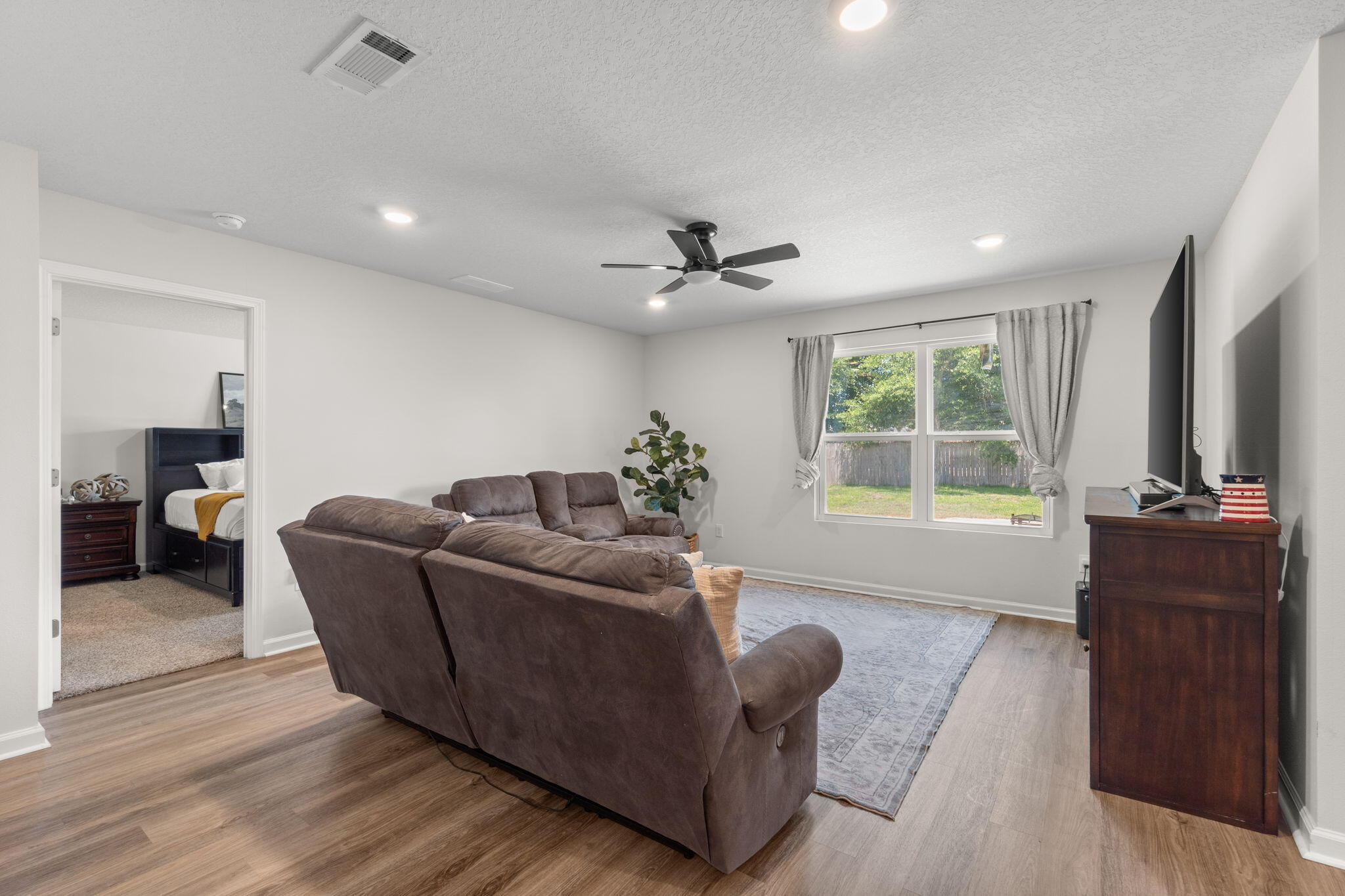 HOMEWOOD EST - Residential
