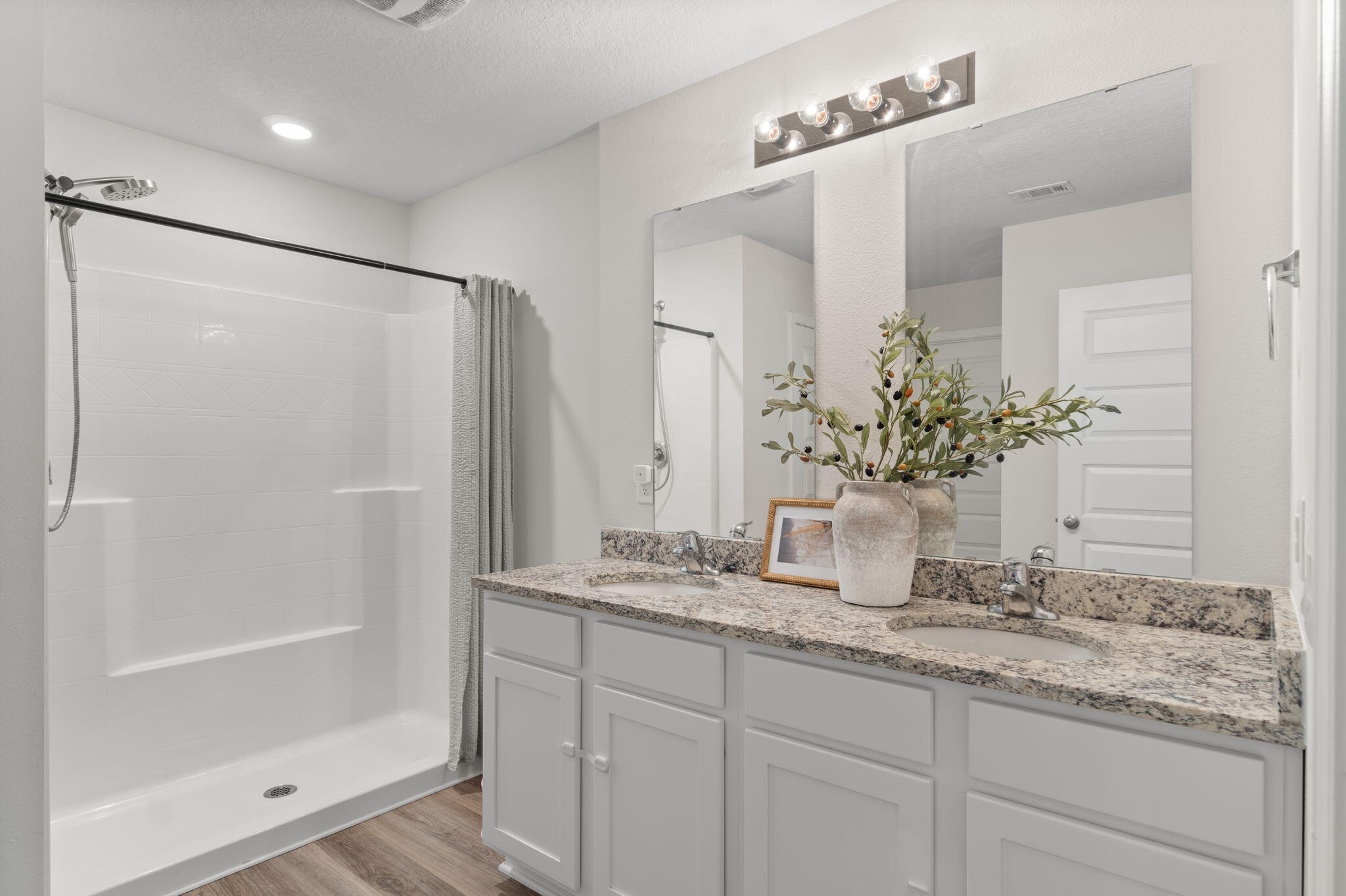 HOMEWOOD EST - Residential