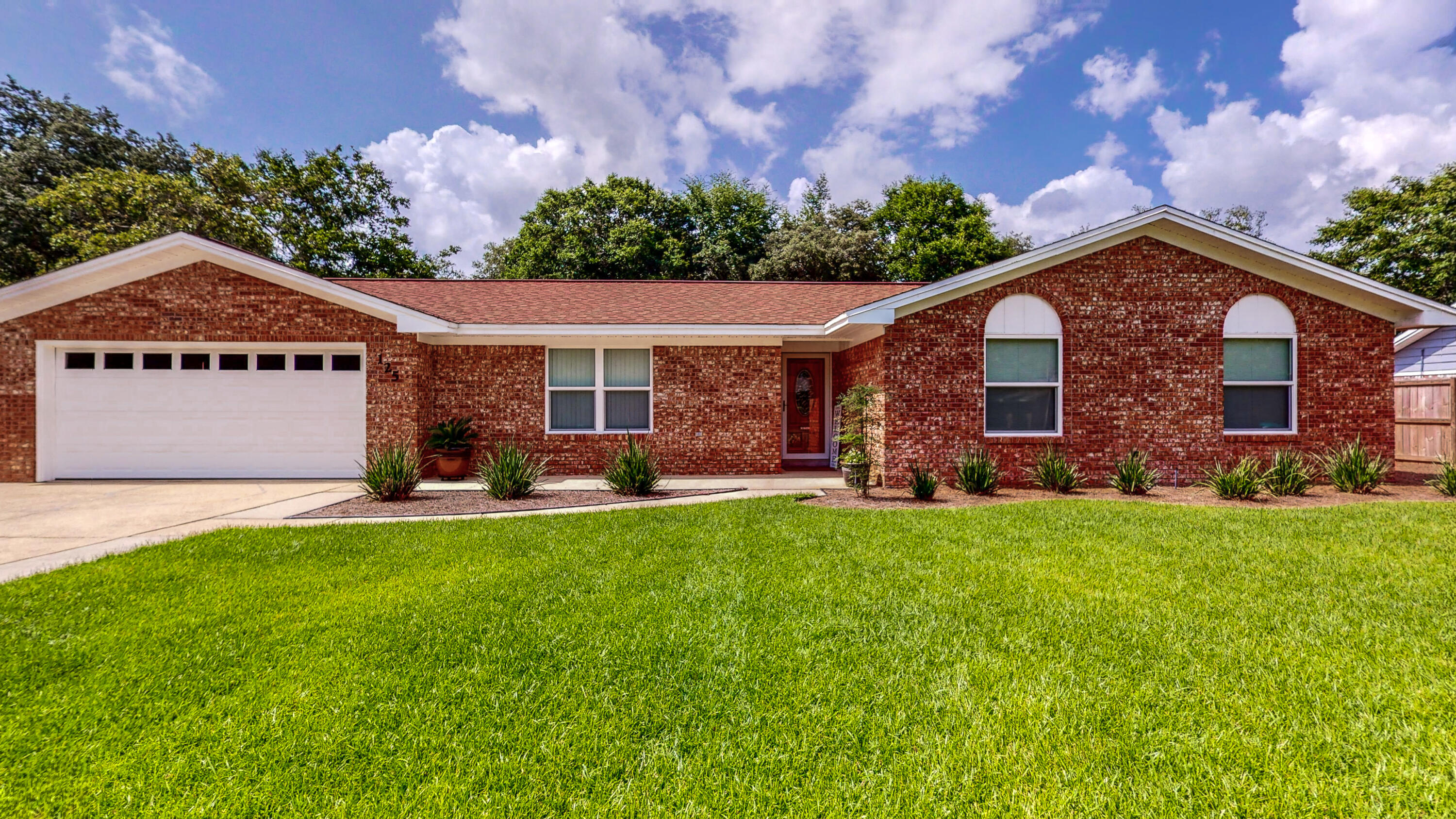 COLLEGE WOOD - Residential