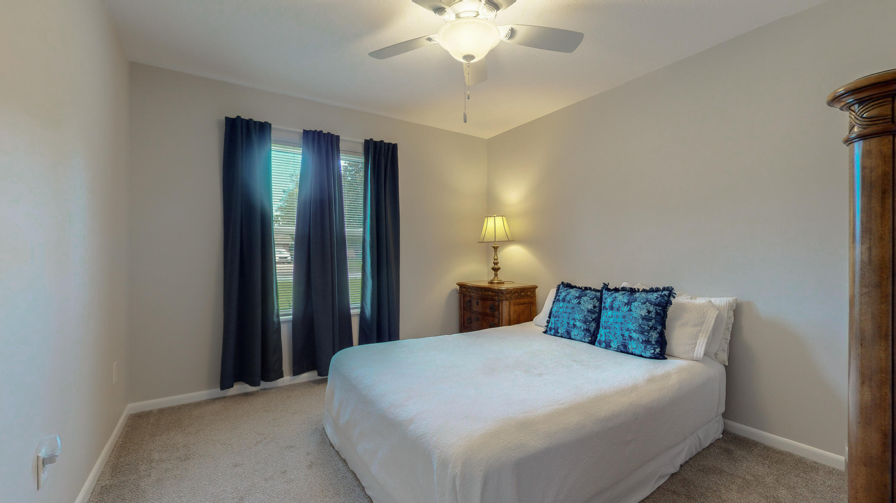 COLLEGE WOOD - Residential