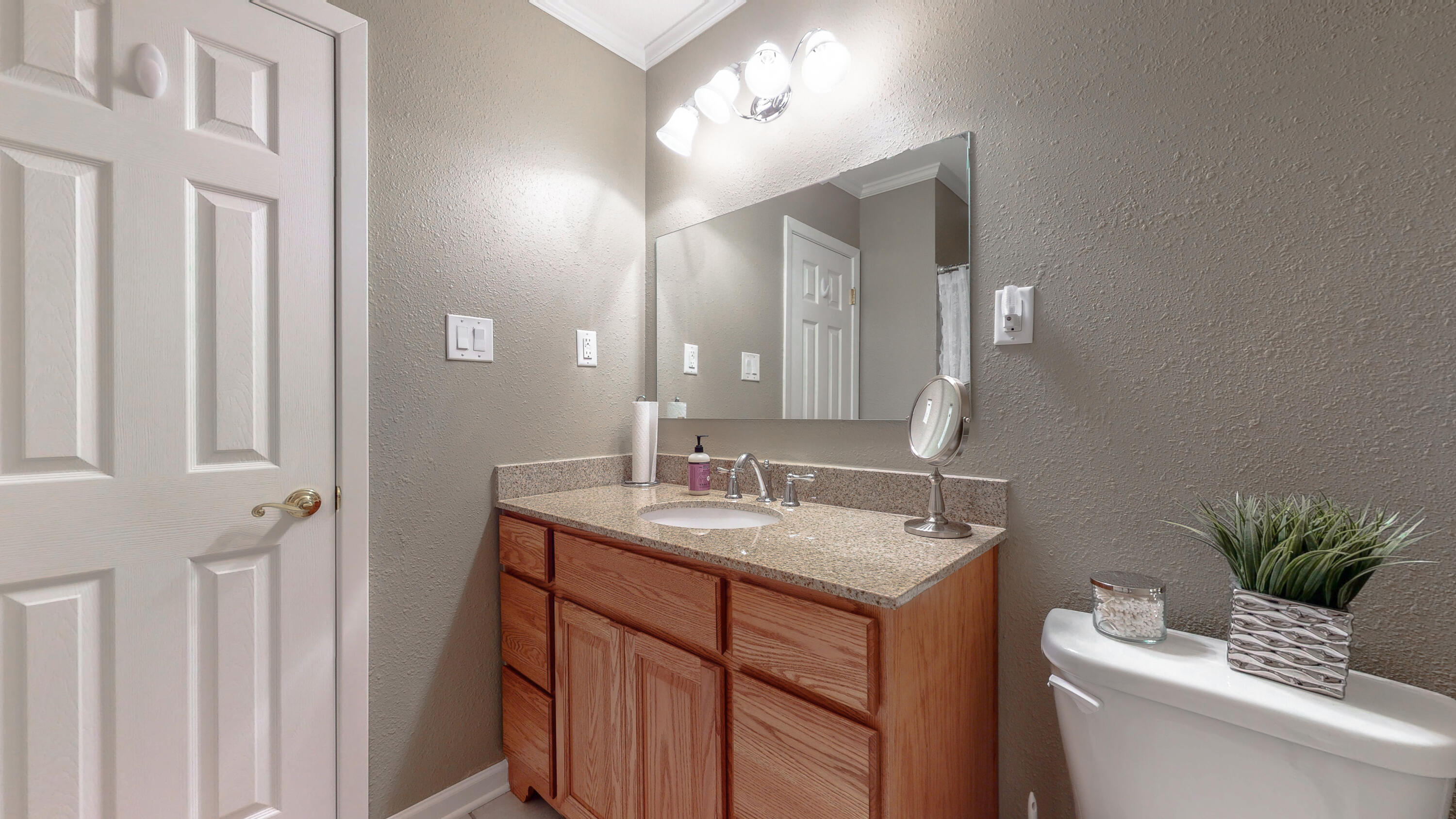 COLLEGE WOOD - Residential