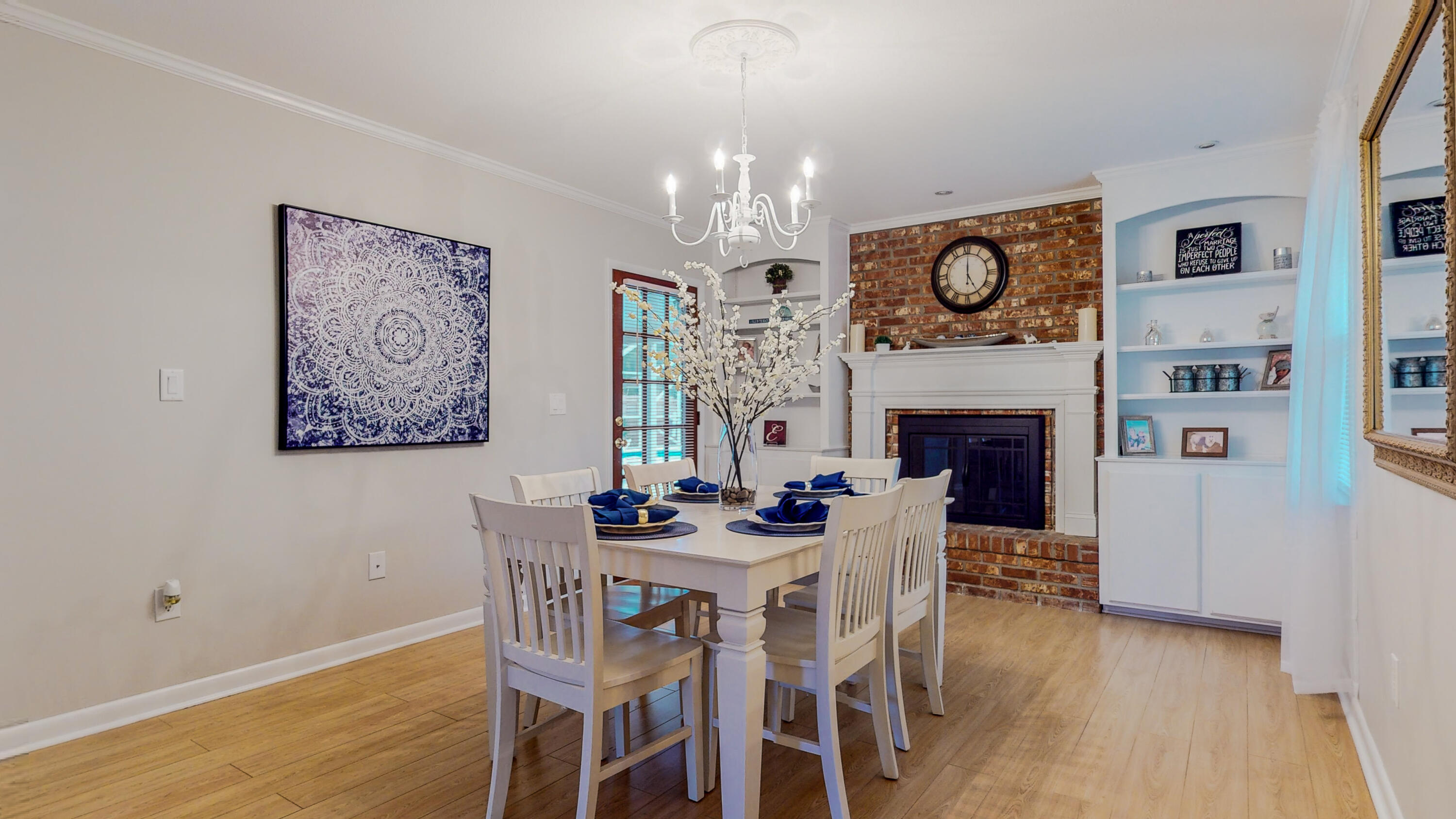 COLLEGE WOOD - Residential