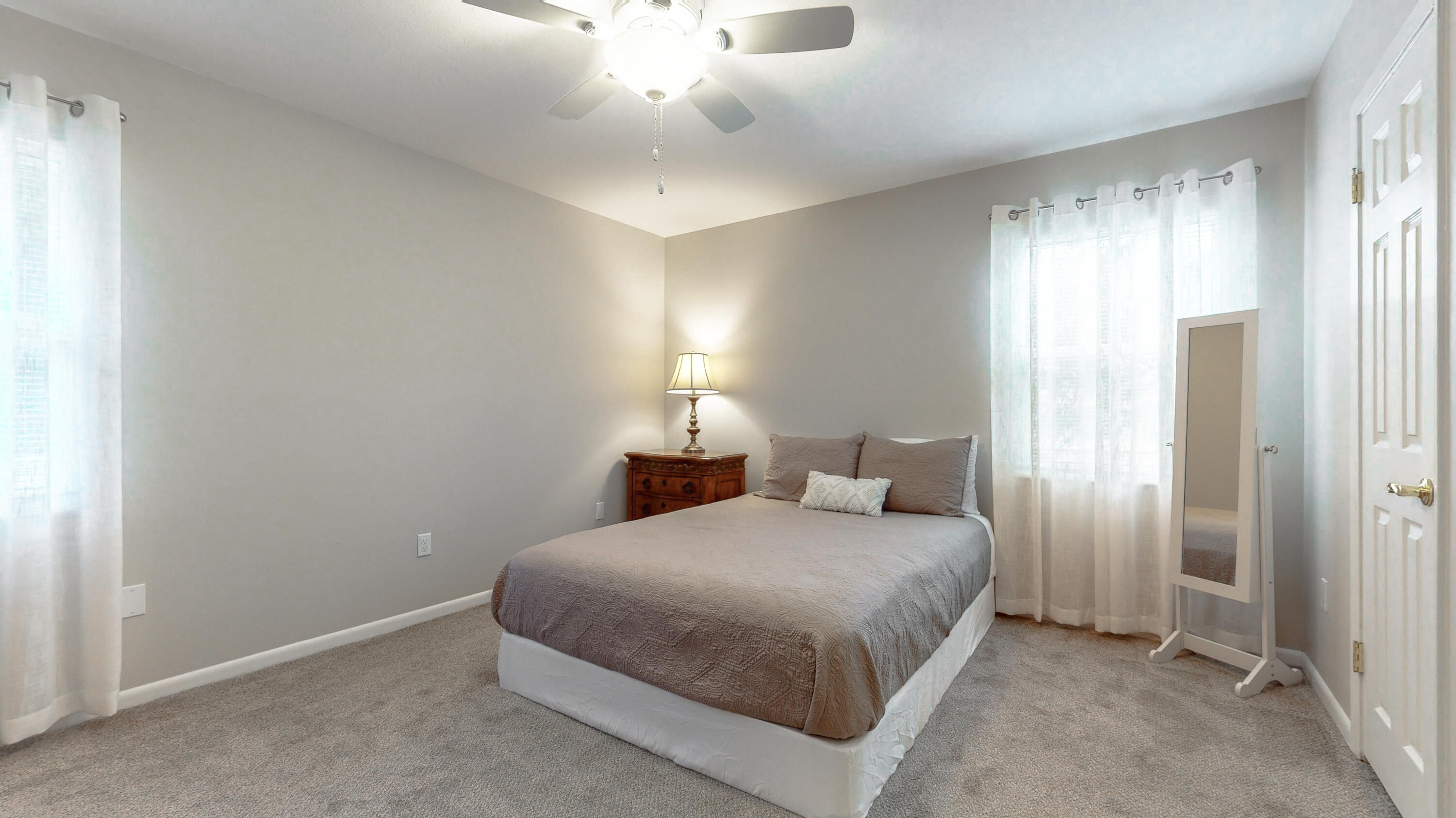 COLLEGE WOOD - Residential