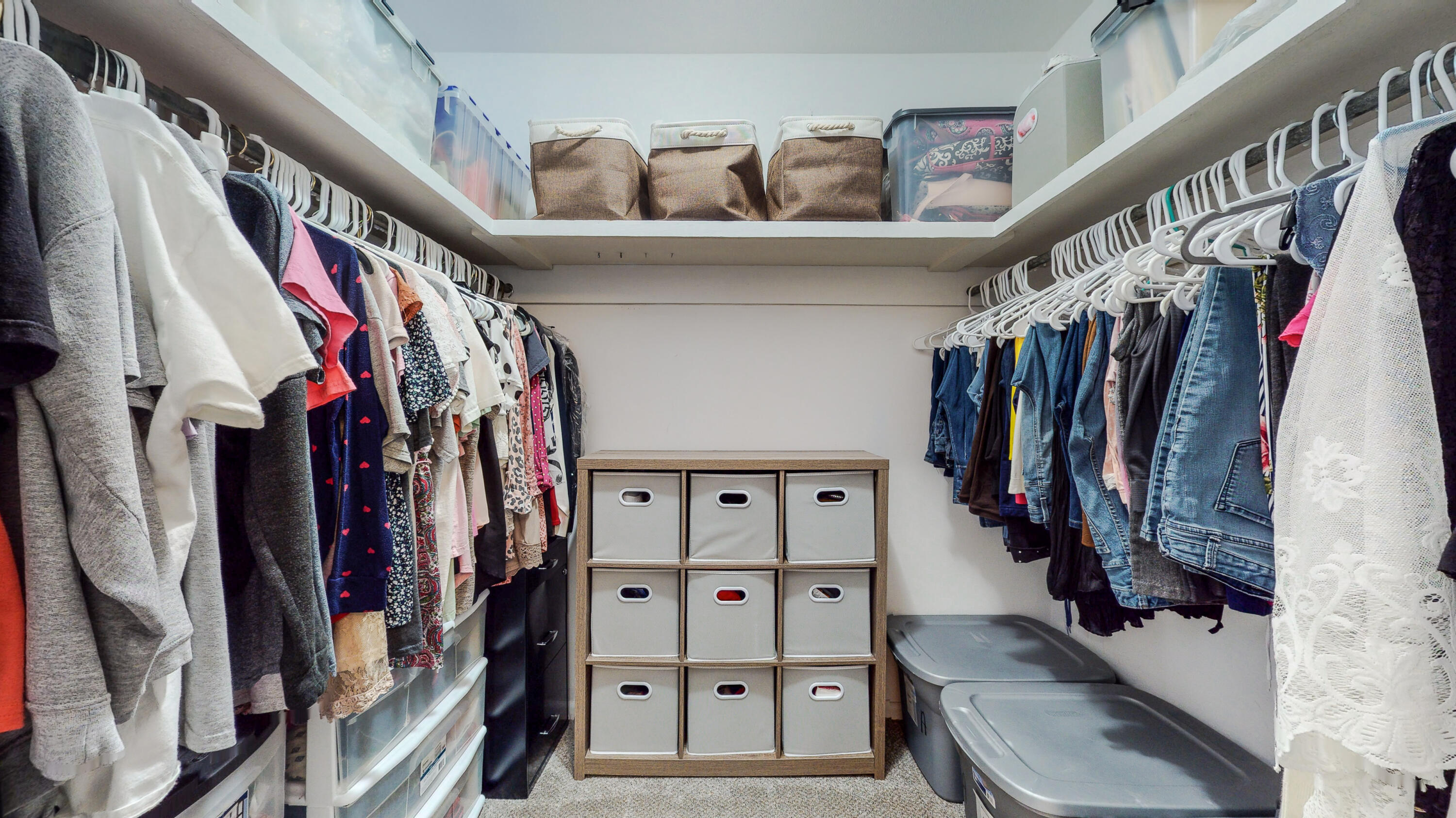 COLLEGE WOOD - Residential