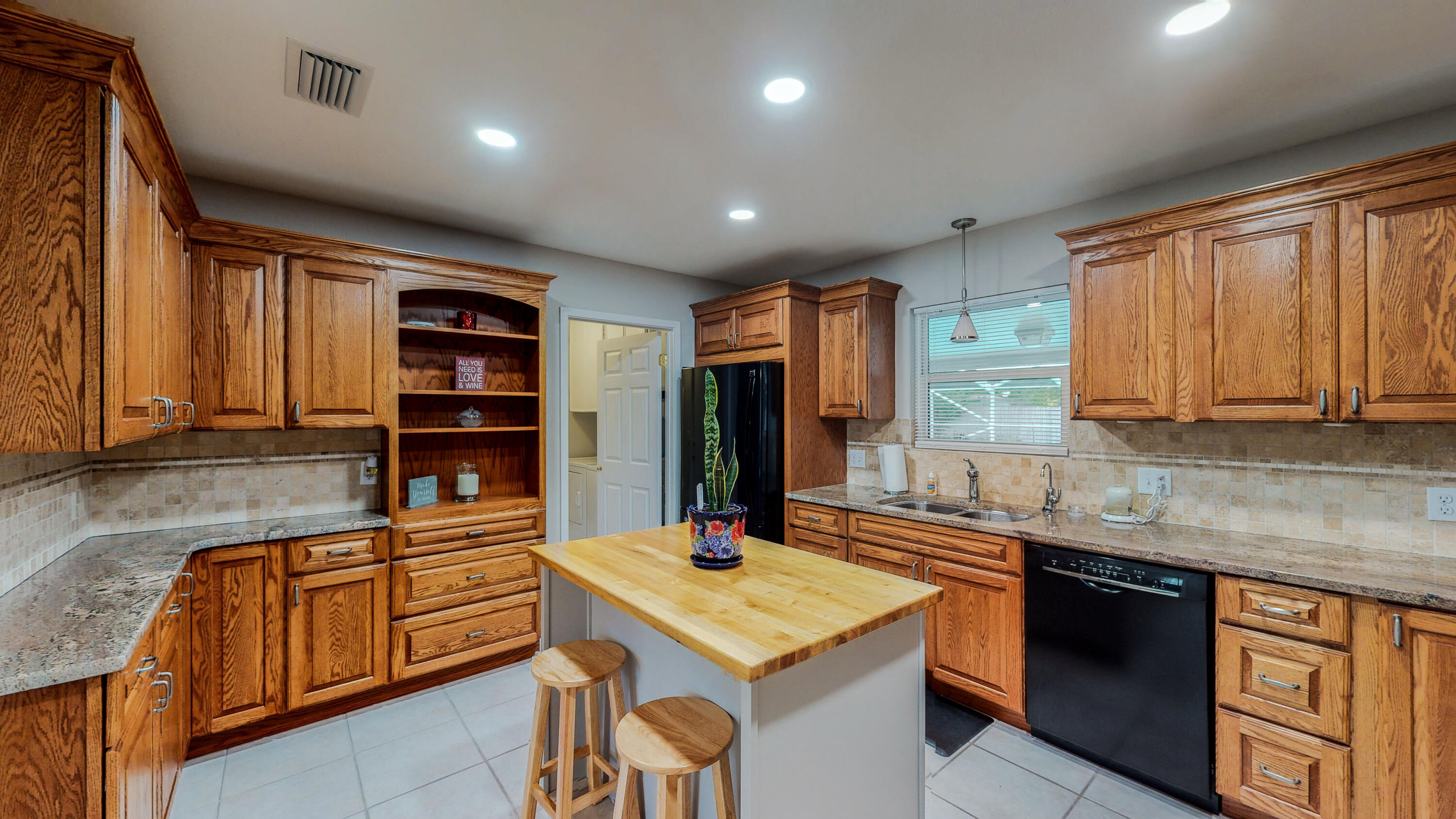 COLLEGE WOOD - Residential