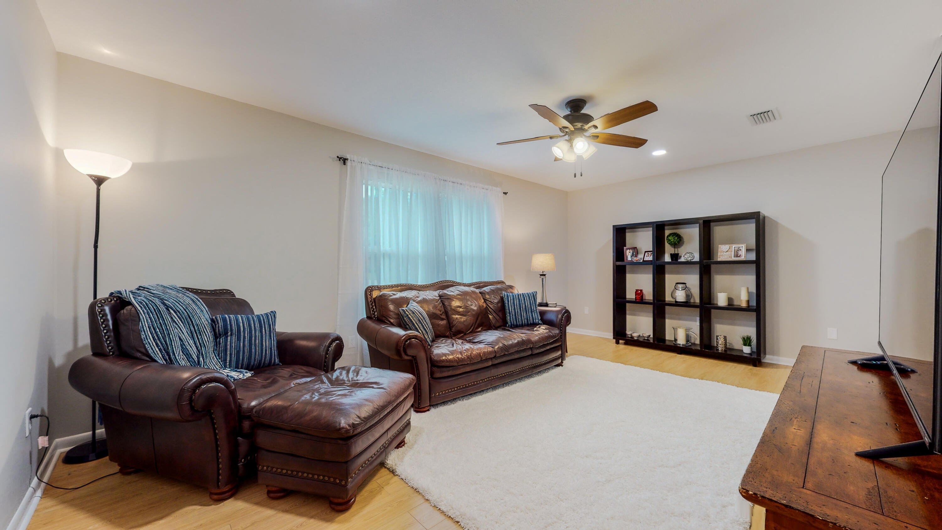 COLLEGE WOOD - Residential