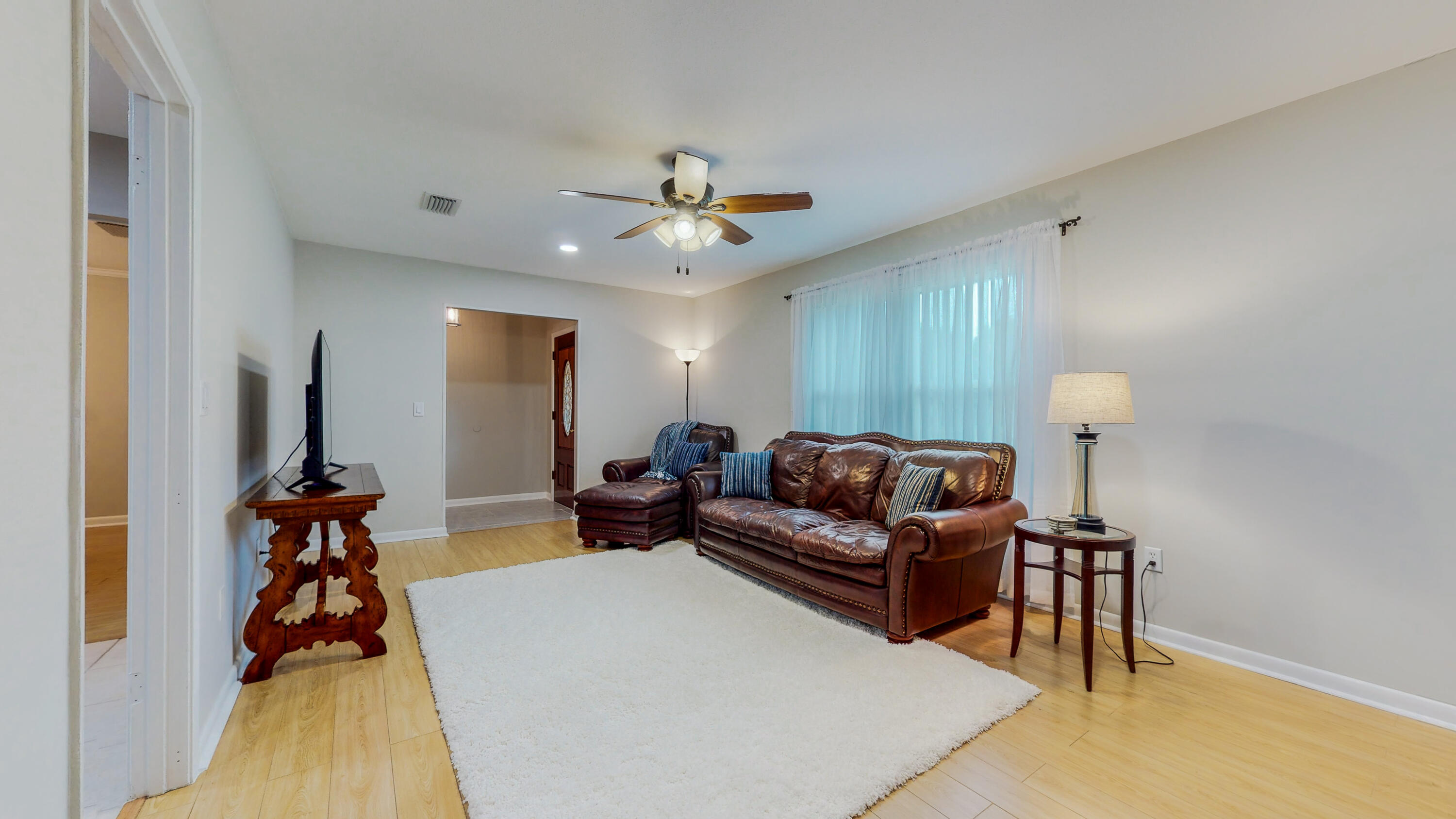 COLLEGE WOOD - Residential