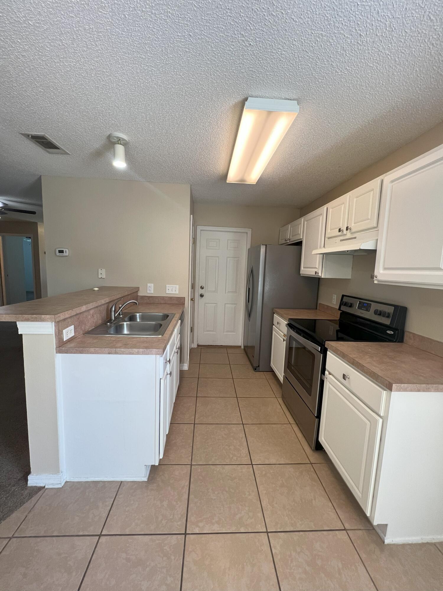 SOUTHWAY ESTATES - Residential Lease