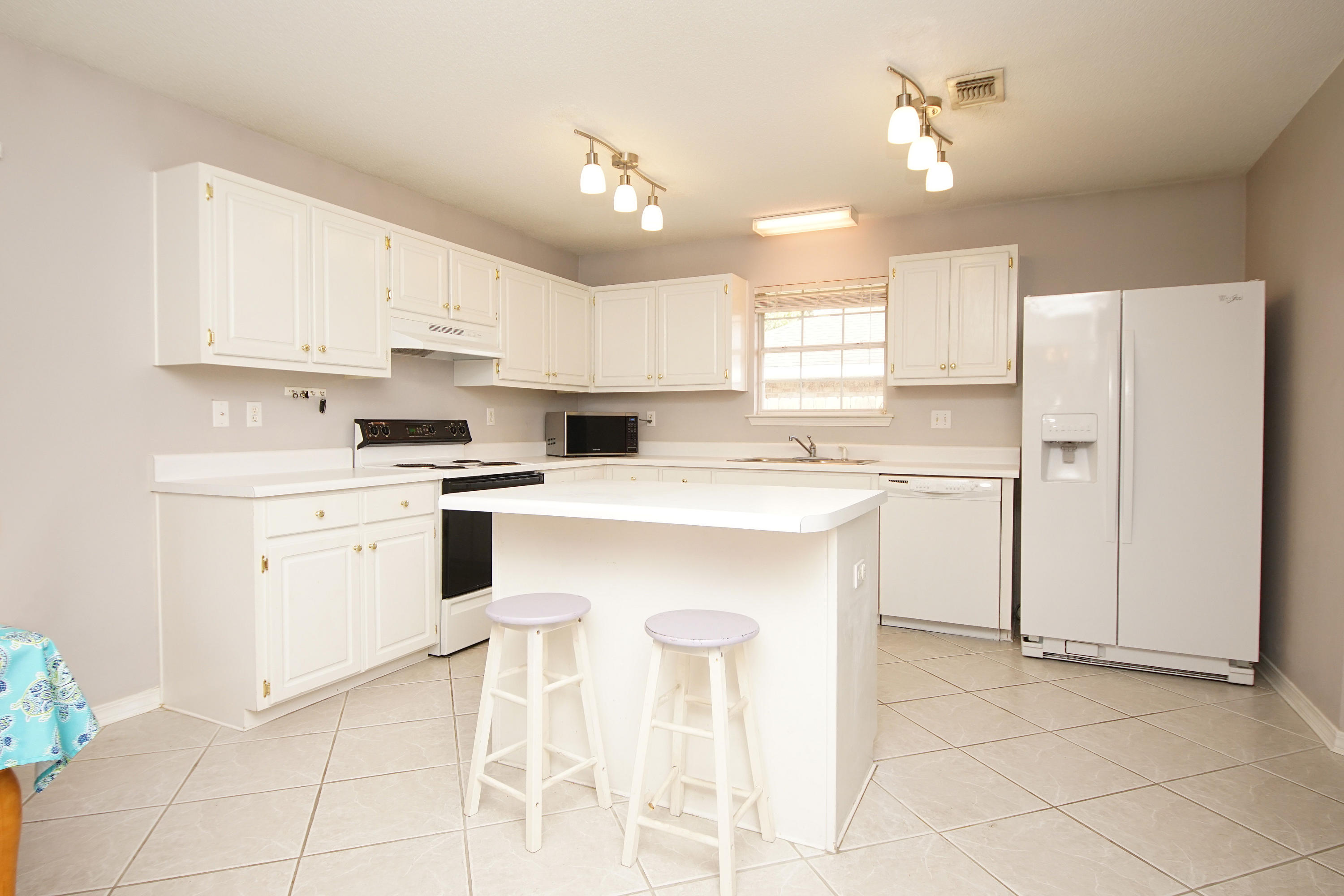 MARTHAS COVE 1ST ADDN - Residential