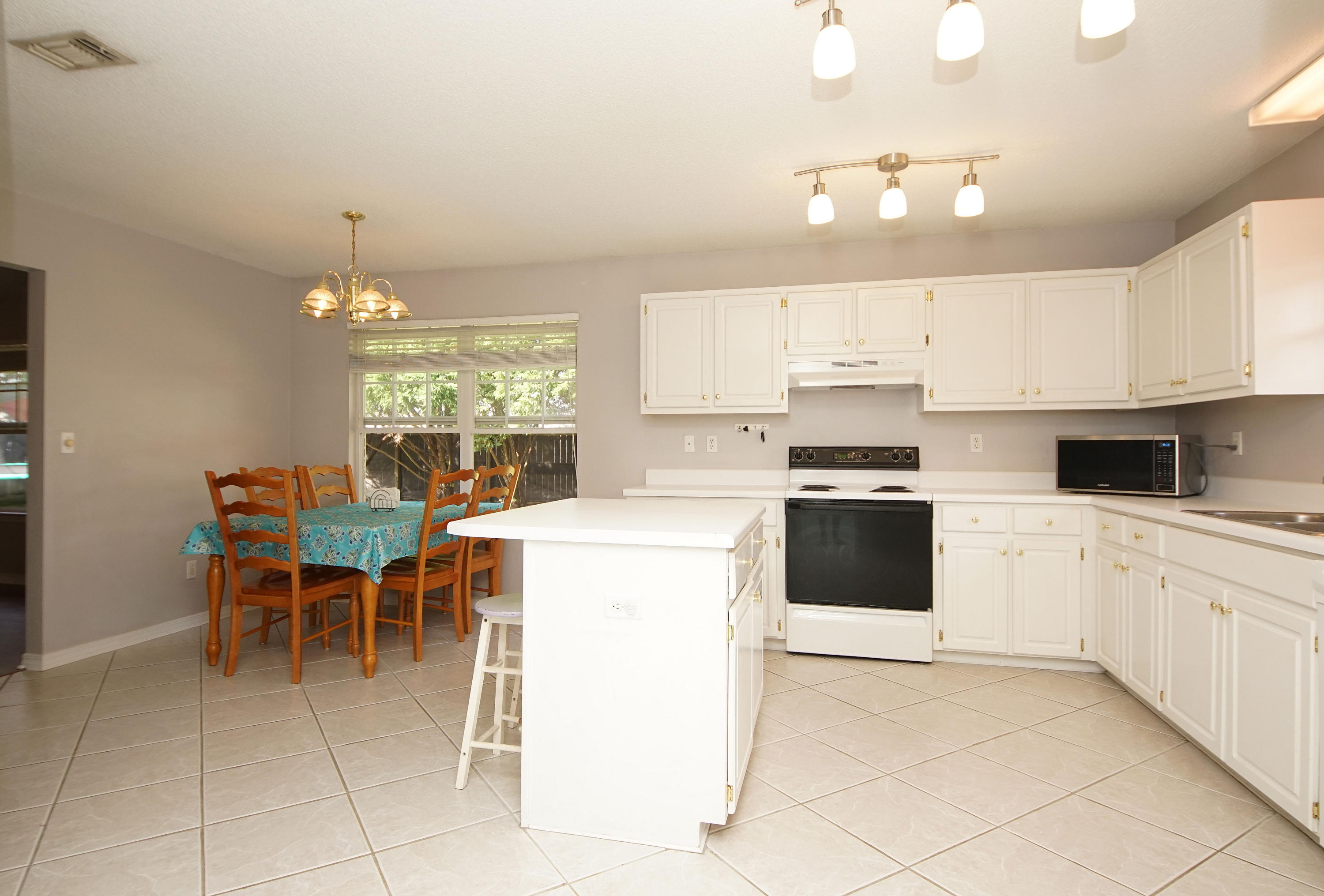 MARTHAS COVE 1ST ADDN - Residential