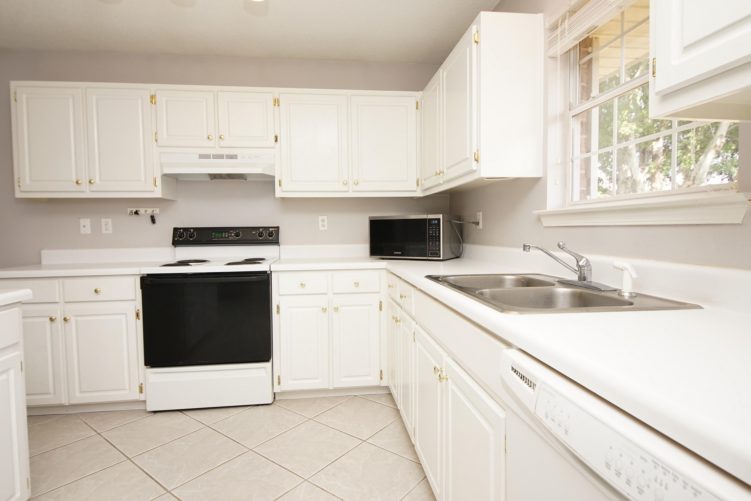 MARTHAS COVE 1ST ADDN - Residential