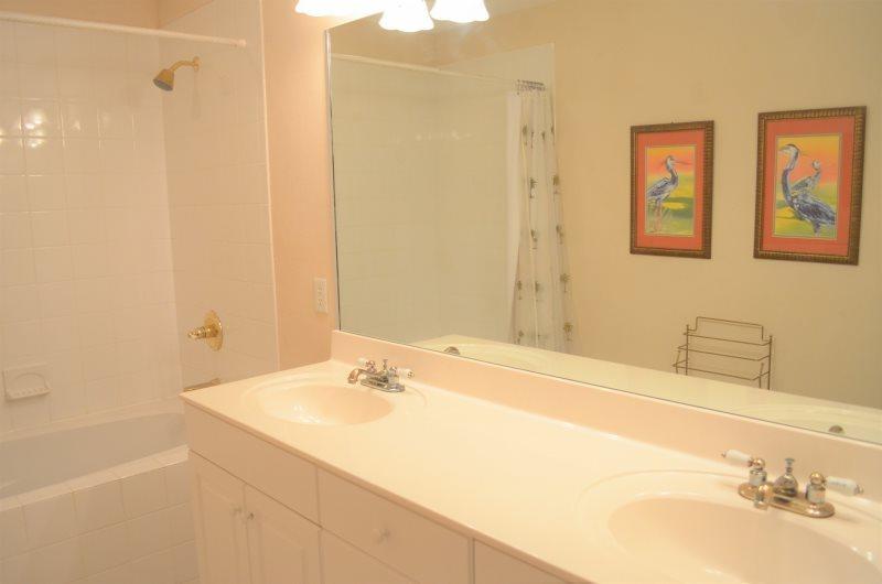 DUNE BREEZE VILLAS - Residential