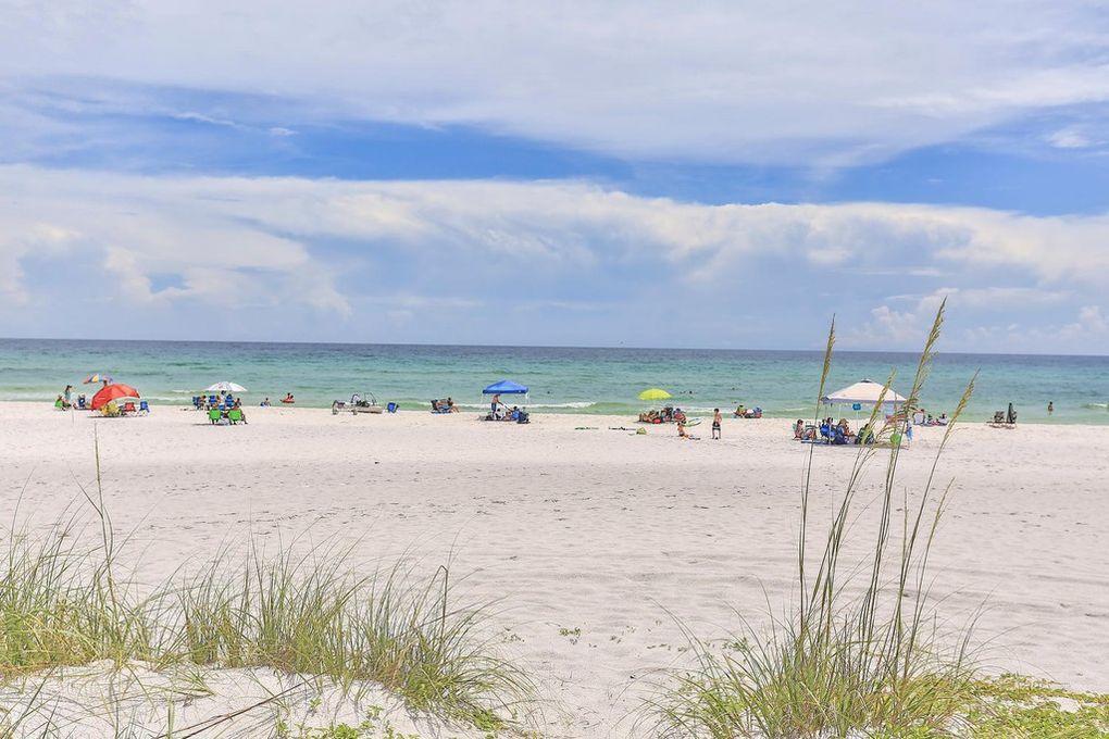 DUNE BREEZE VILLAS - Residential