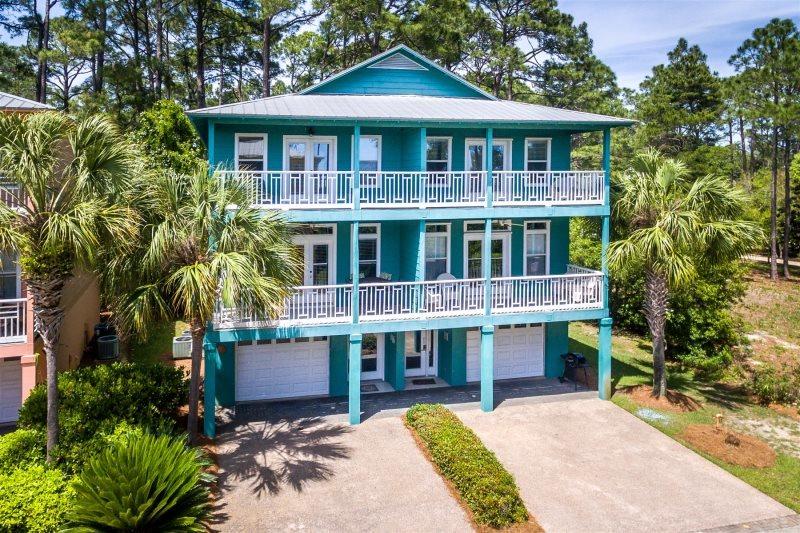 DUNE BREEZE VILLAS - Residential