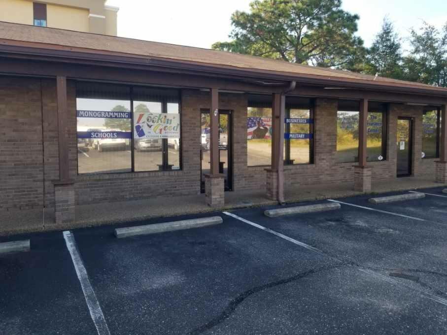 This building has an excellent location near Santa Rosa Mall and Highway 98 in Mary Ester. This location is high in demand as it is a high traffic area. Many businesses and restaurants around keep this location a key spot for your business.