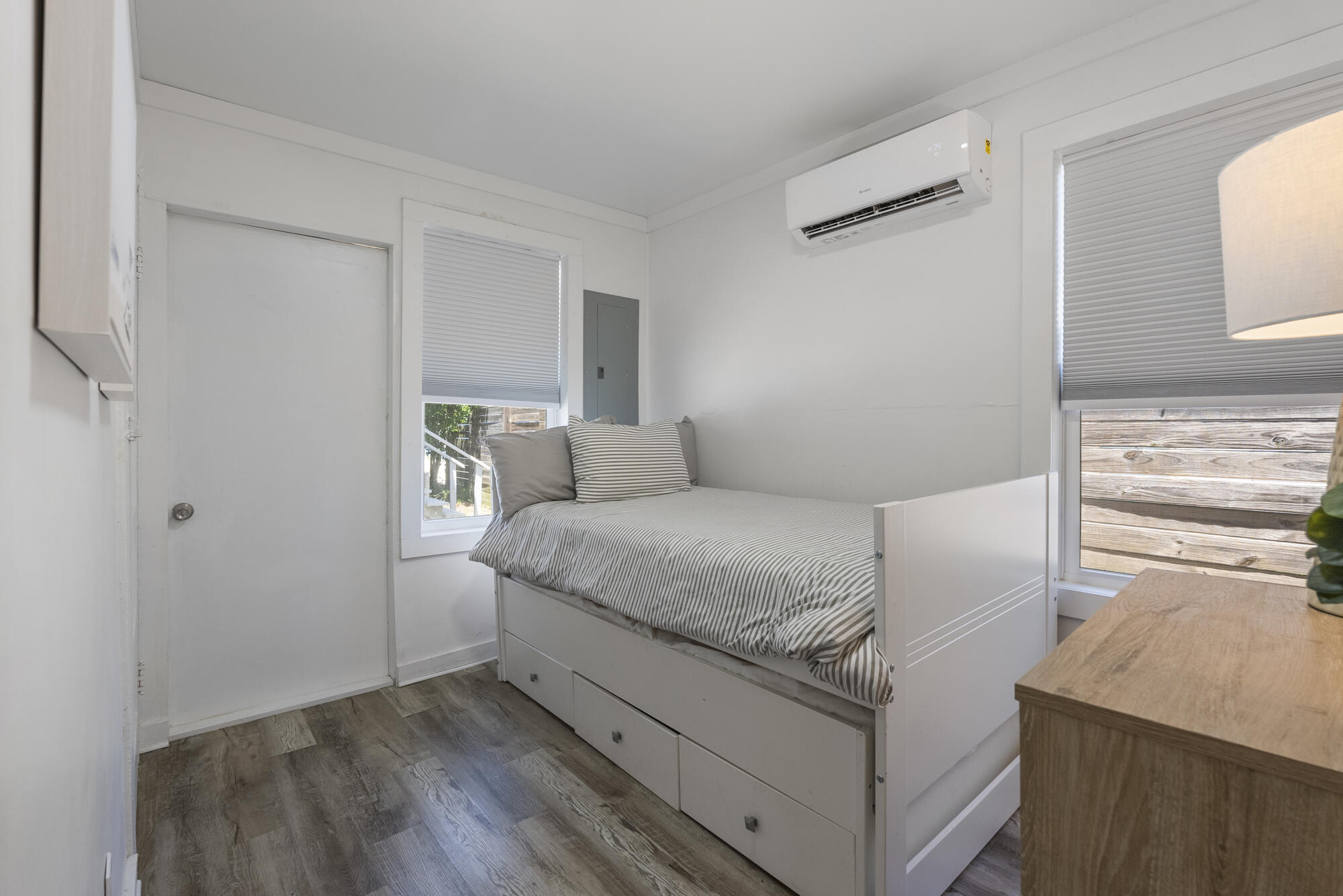 SUNNYSIDE - Residential