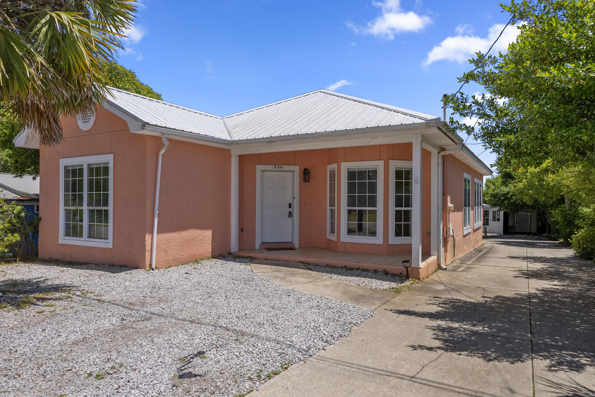 SUNNYSIDE - Residential