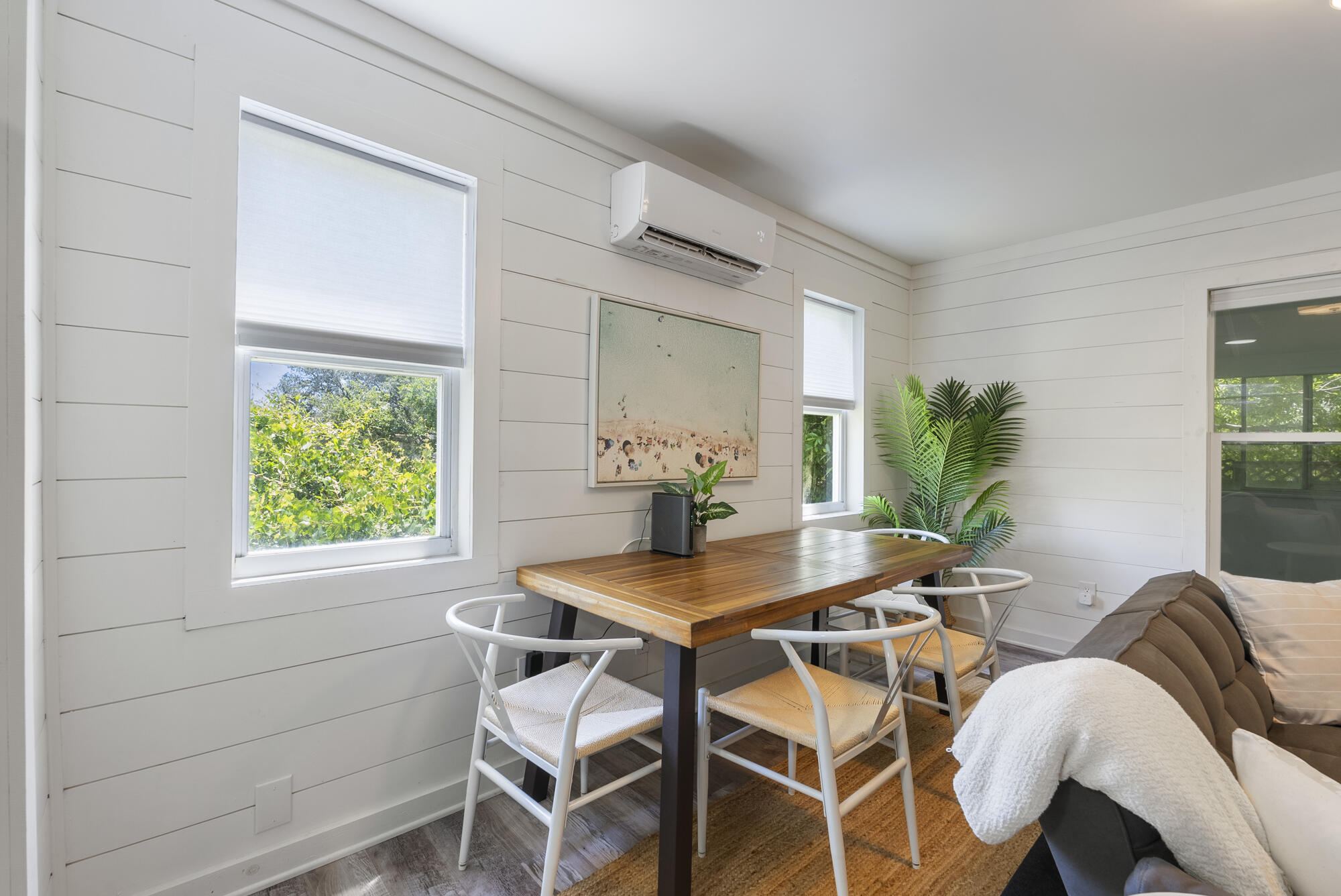 SUNNYSIDE - Residential
