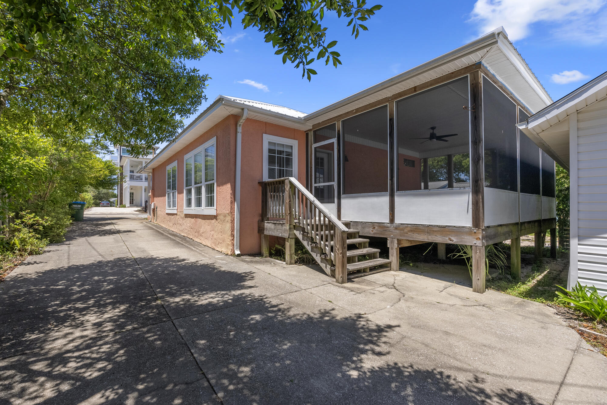 SUNNYSIDE - Residential