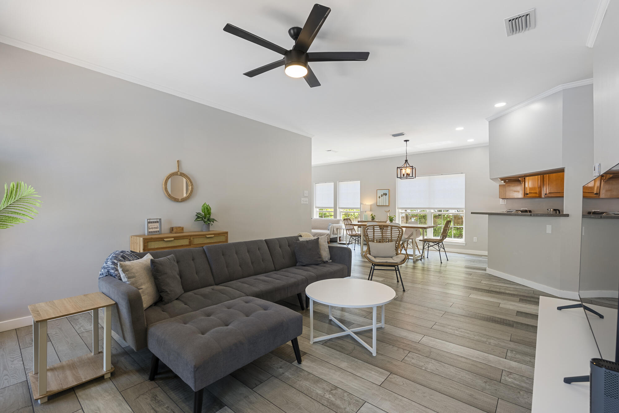 SUNNYSIDE - Residential