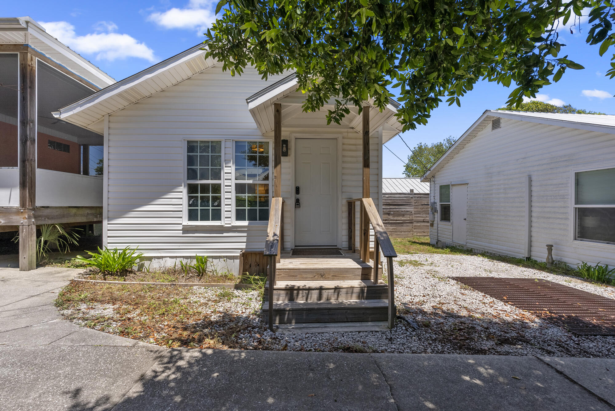 SUNNYSIDE - Residential