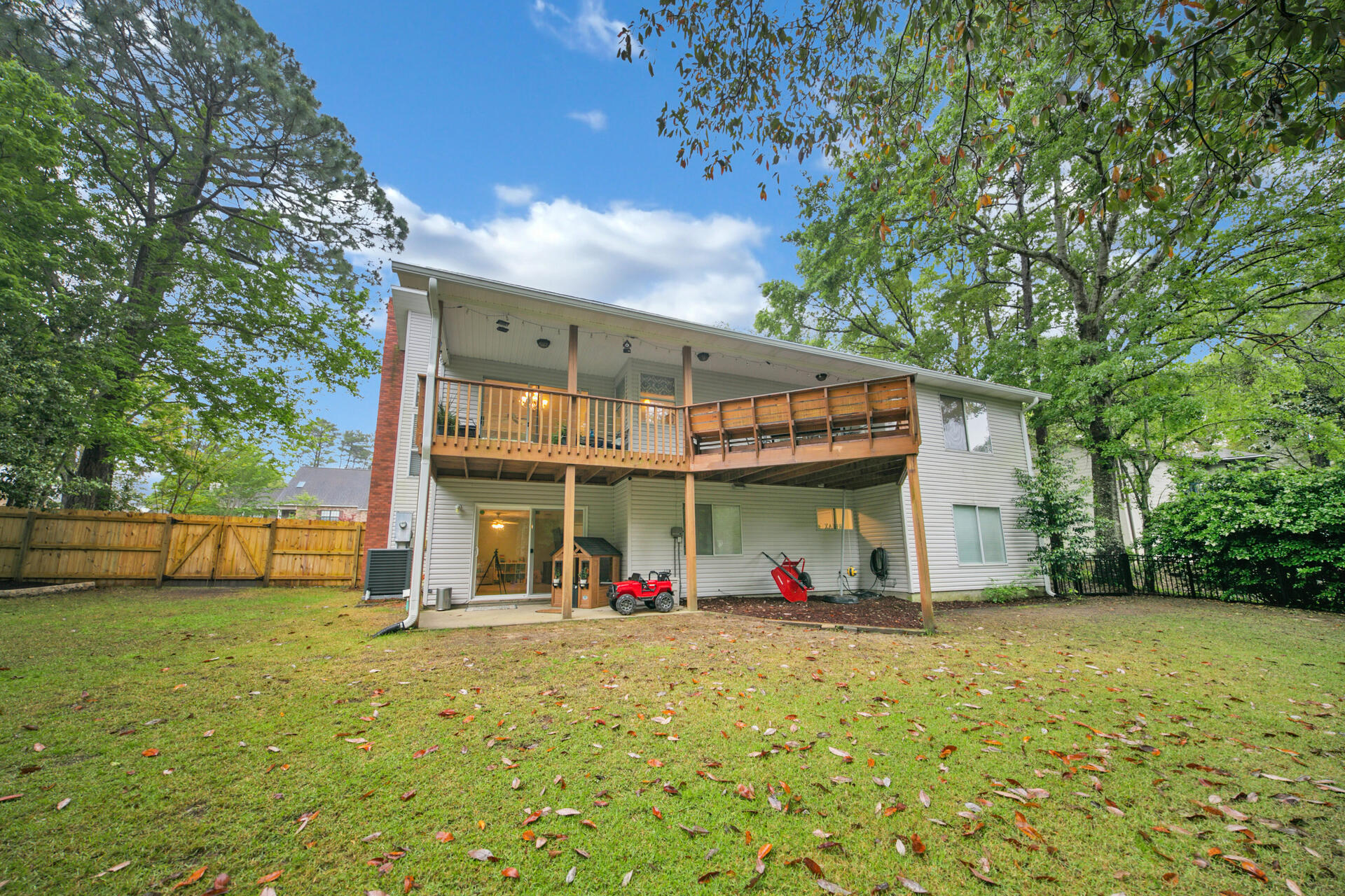 ROCKY BAYOU COUNTRY CLUB ESTATES 4 - Residential