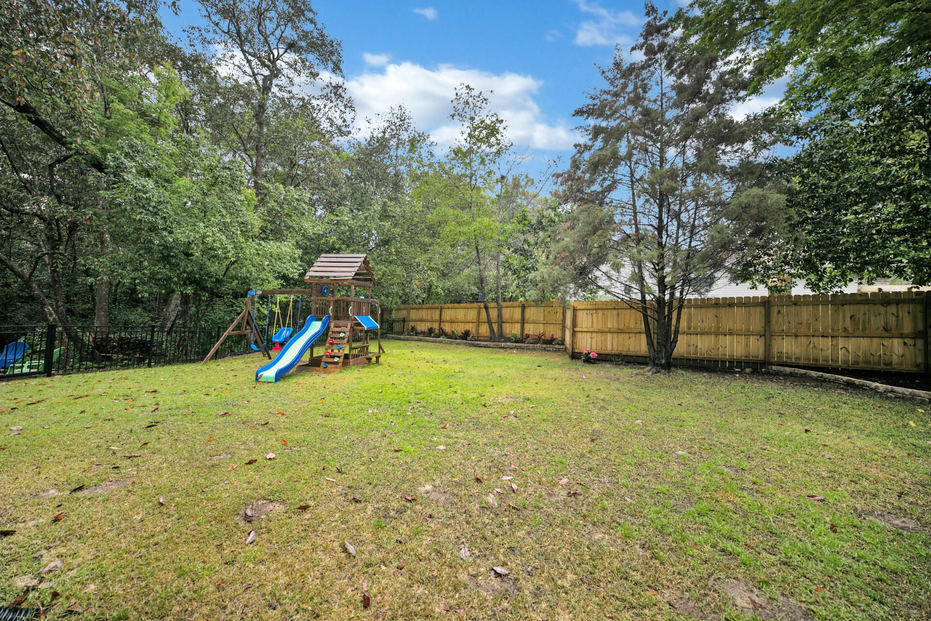 ROCKY BAYOU COUNTRY CLUB ESTATES 4 - Residential