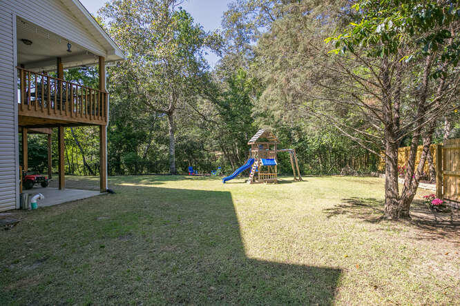 ROCKY BAYOU COUNTRY CLUB ESTATES 4 - Residential