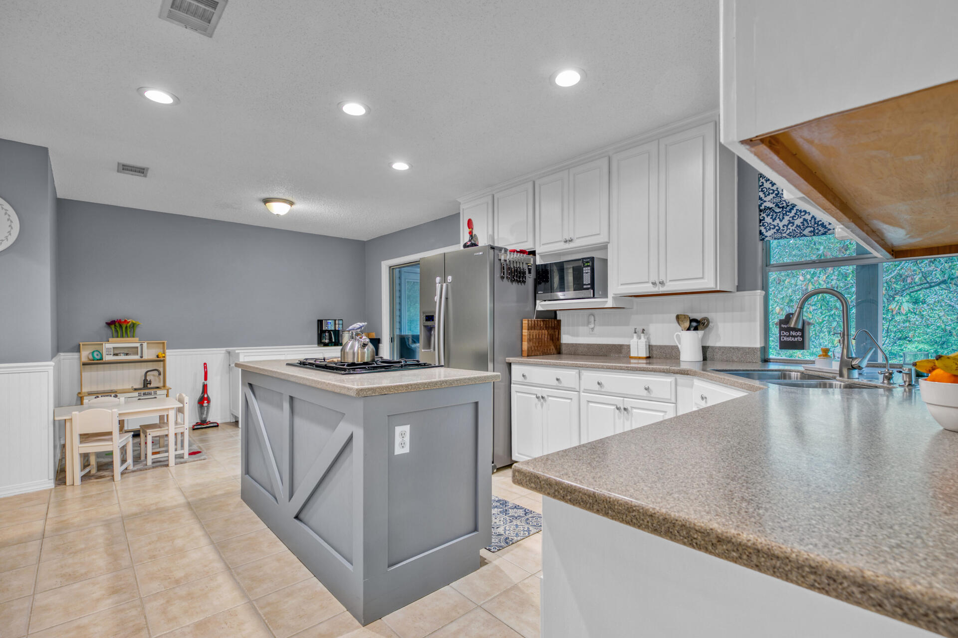 ROCKY BAYOU COUNTRY CLUB ESTATES 4 - Residential