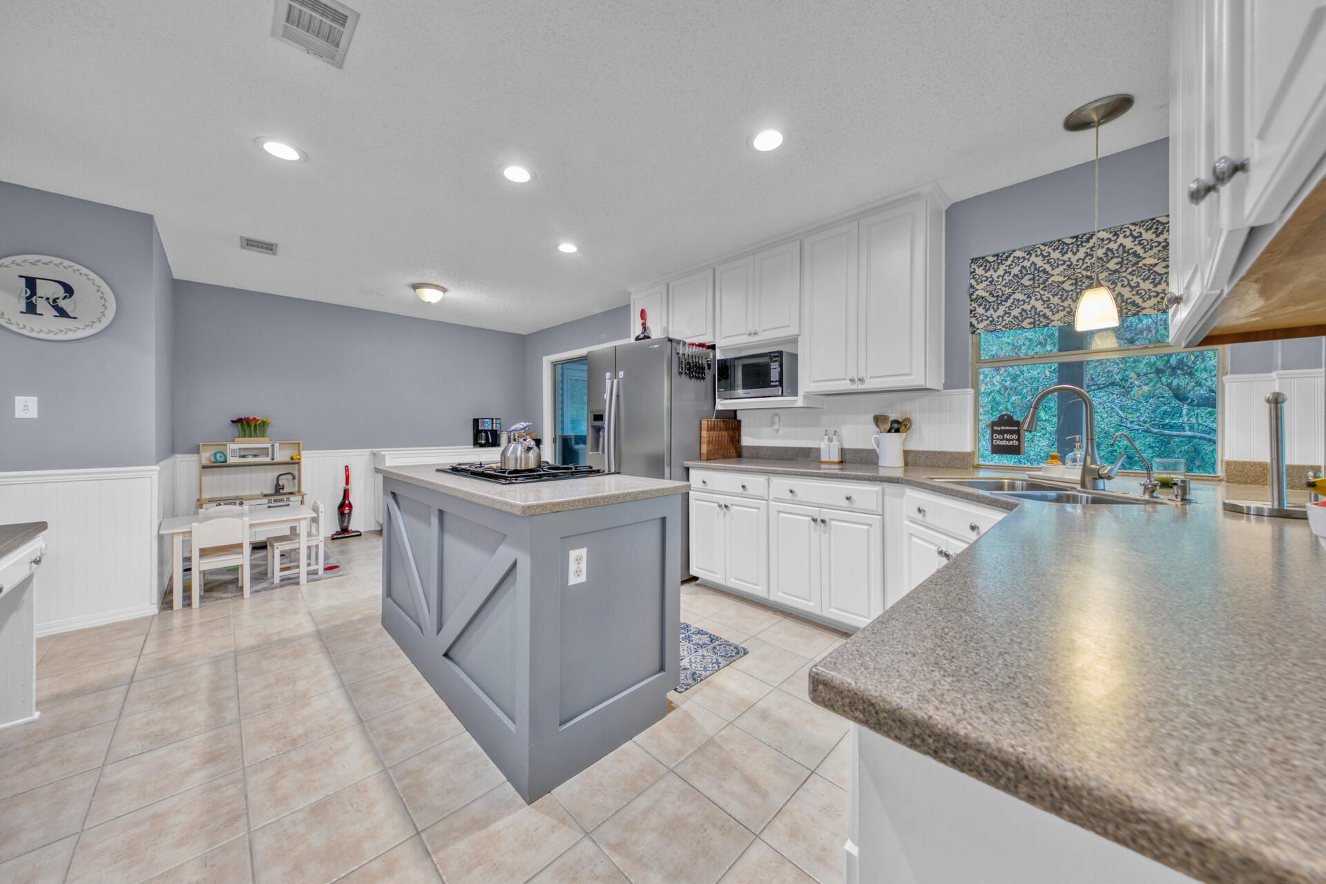 ROCKY BAYOU COUNTRY CLUB ESTATES 4 - Residential