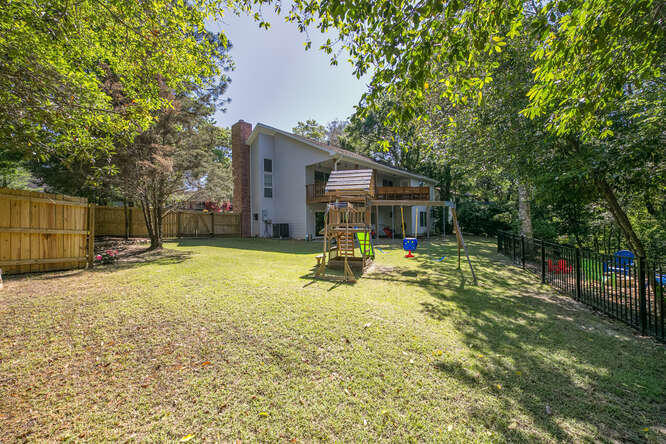 ROCKY BAYOU COUNTRY CLUB ESTATES 4 - Residential