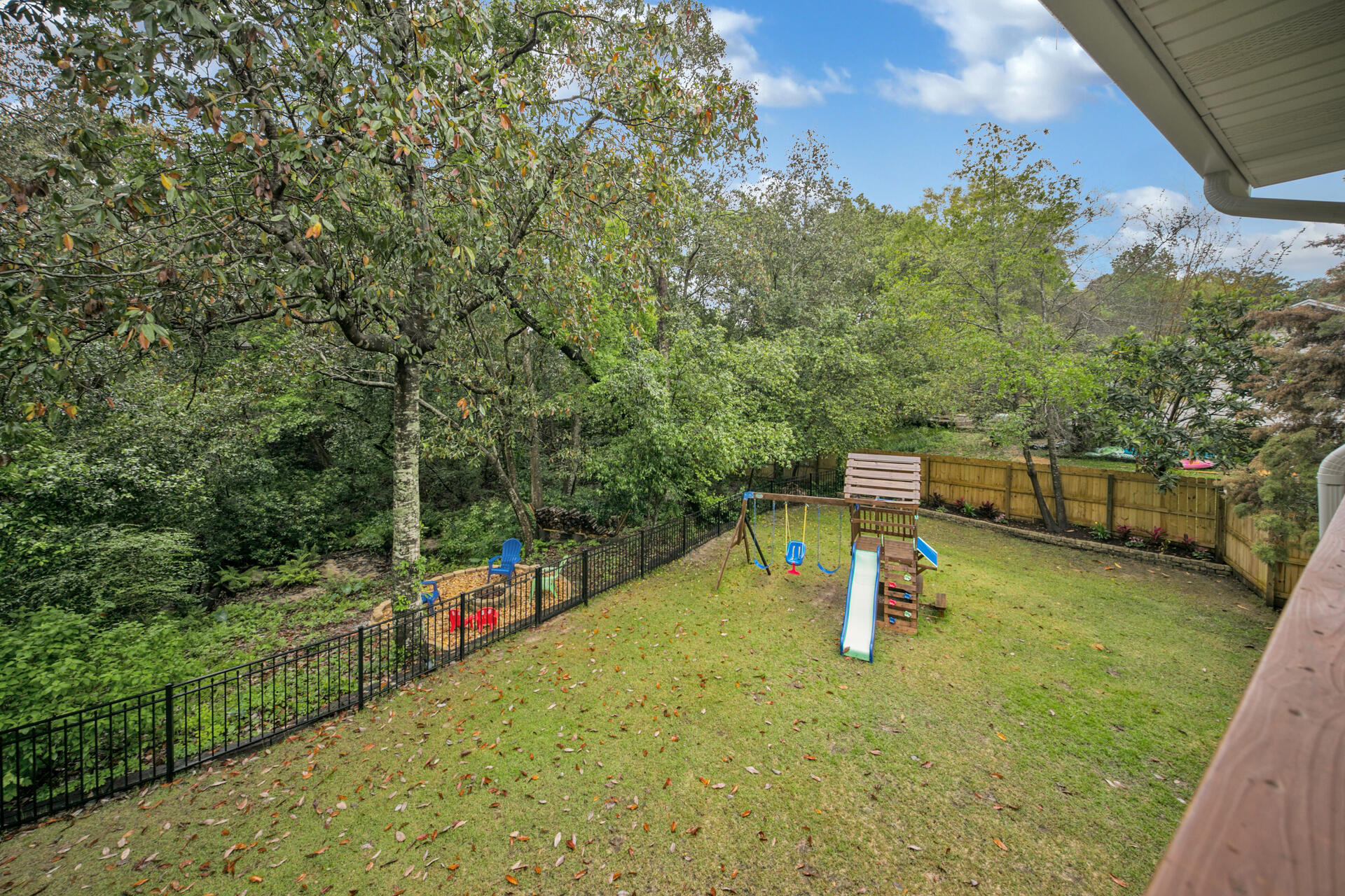 ROCKY BAYOU COUNTRY CLUB ESTATES 4 - Residential