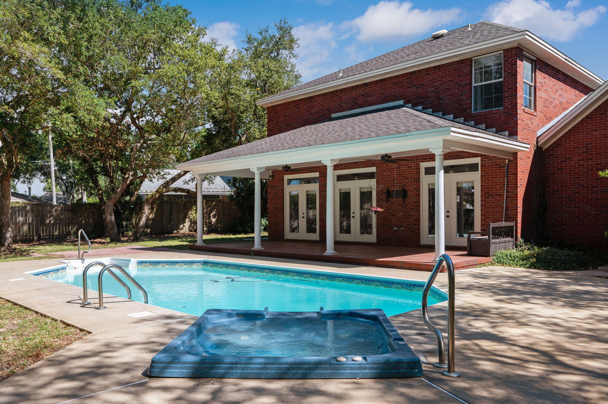 LAKE POINTE - Residential