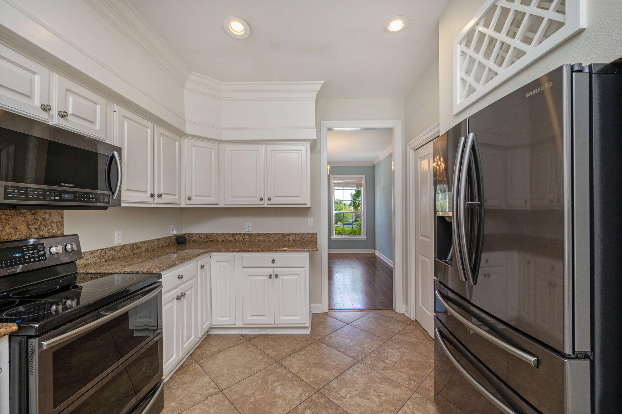 LAKE POINTE - Residential