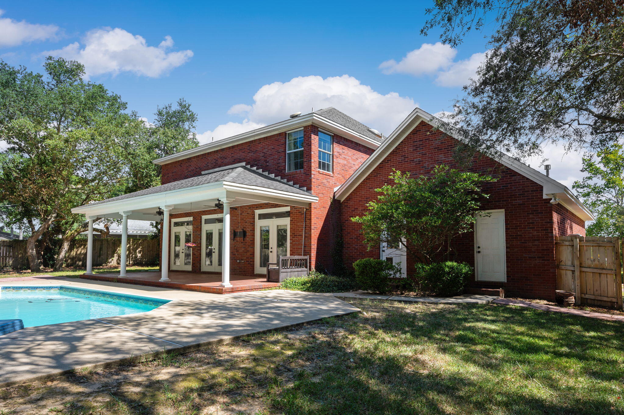 LAKE POINTE - Residential