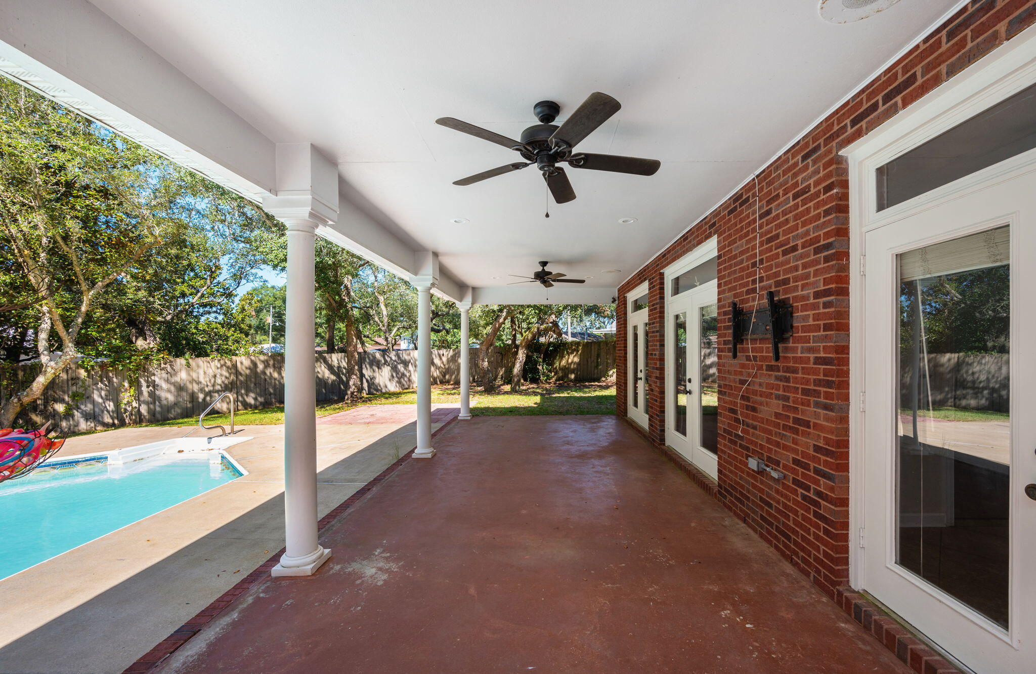 LAKE POINTE - Residential