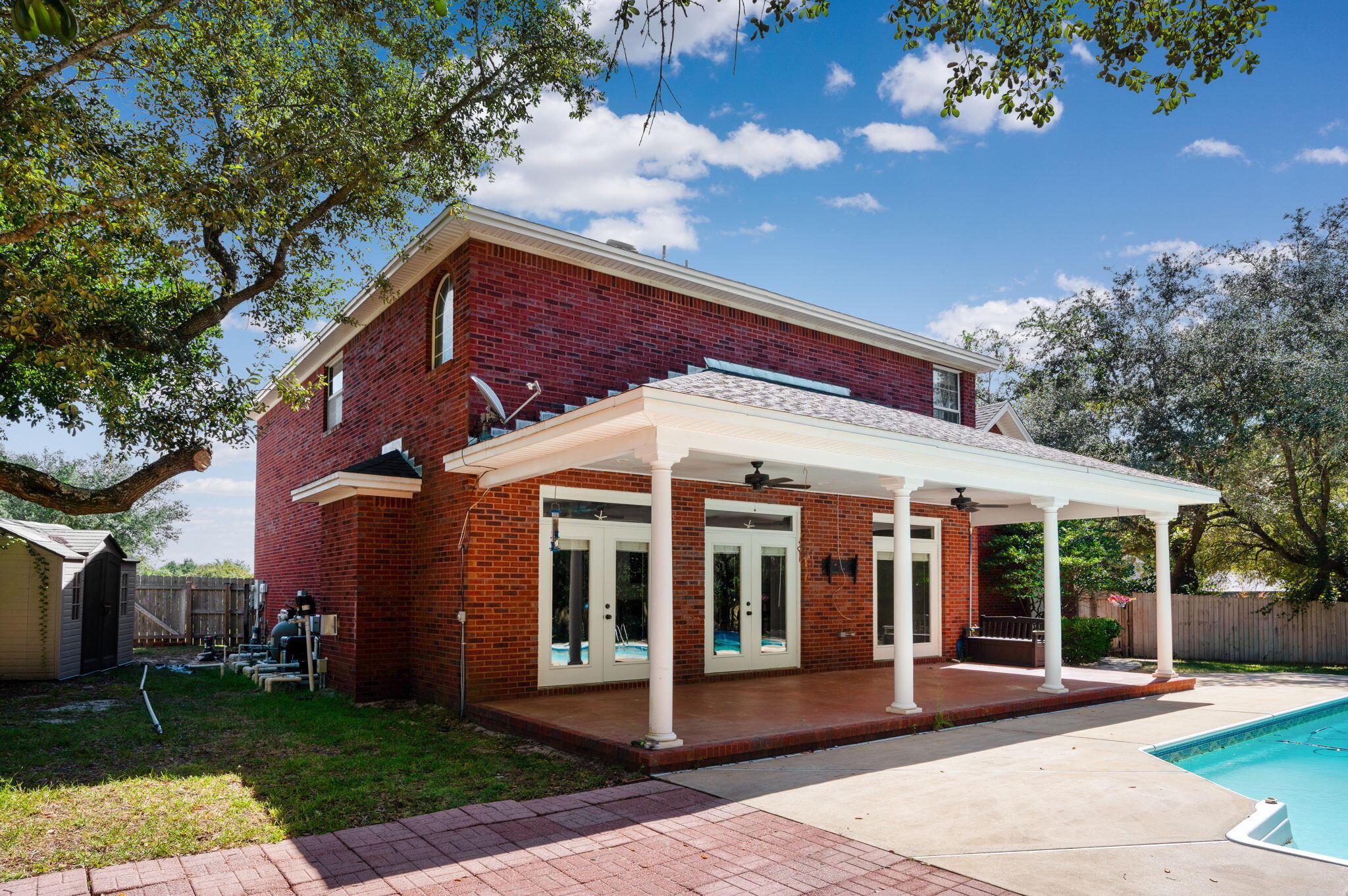 LAKE POINTE - Residential