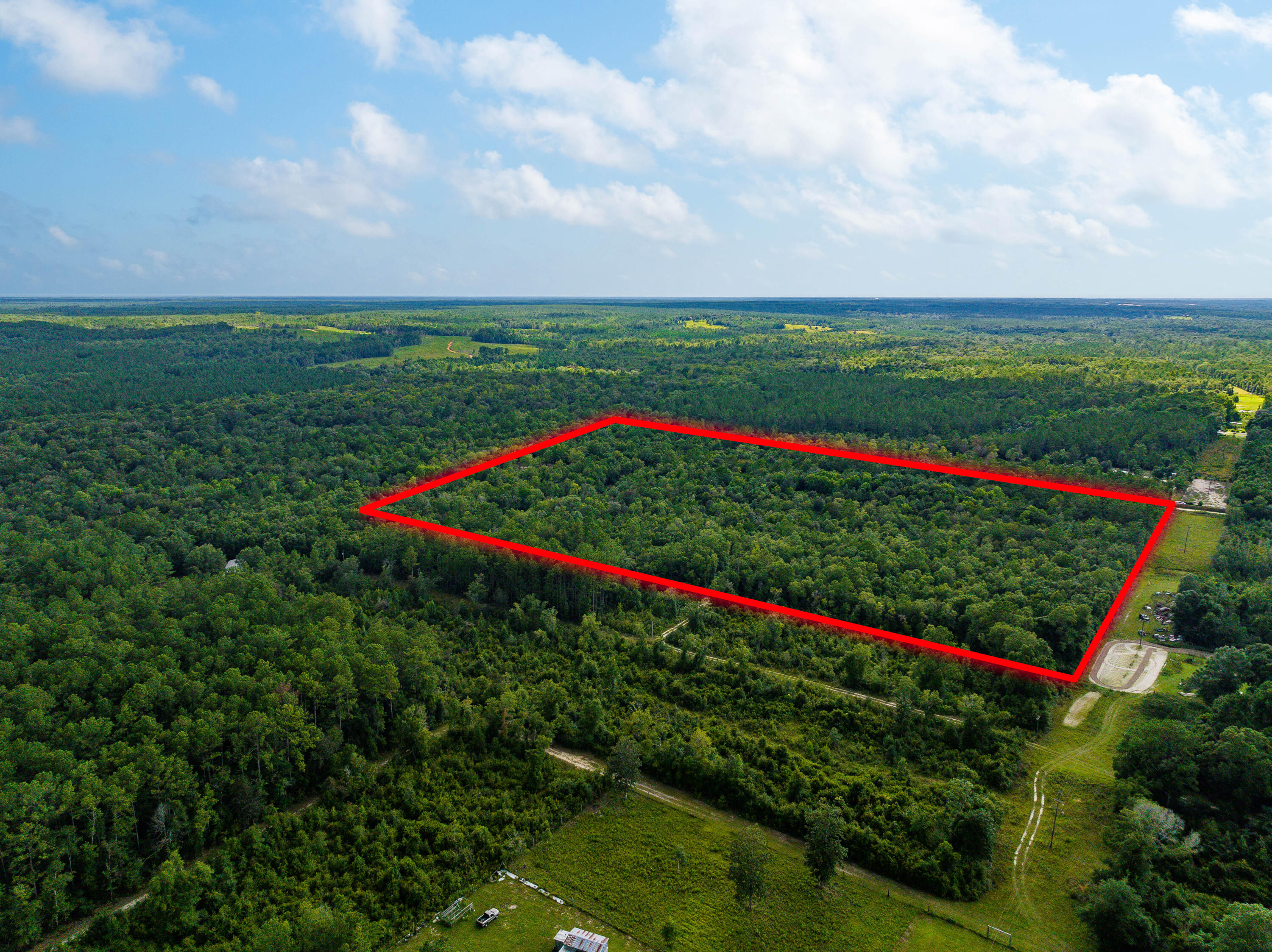 NO RECORDED SUBDIVISION - Land