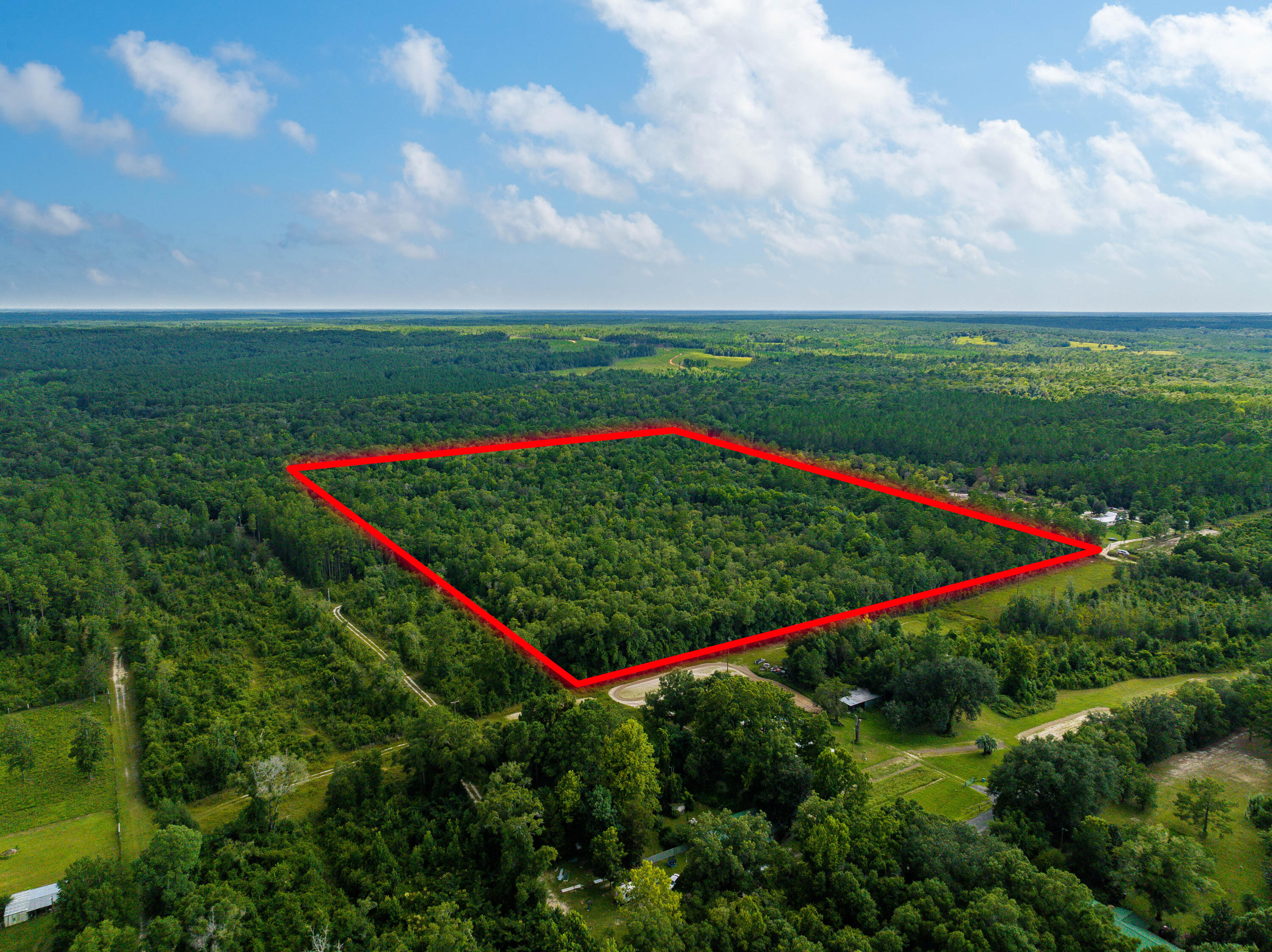 NO RECORDED SUBDIVISION - Land