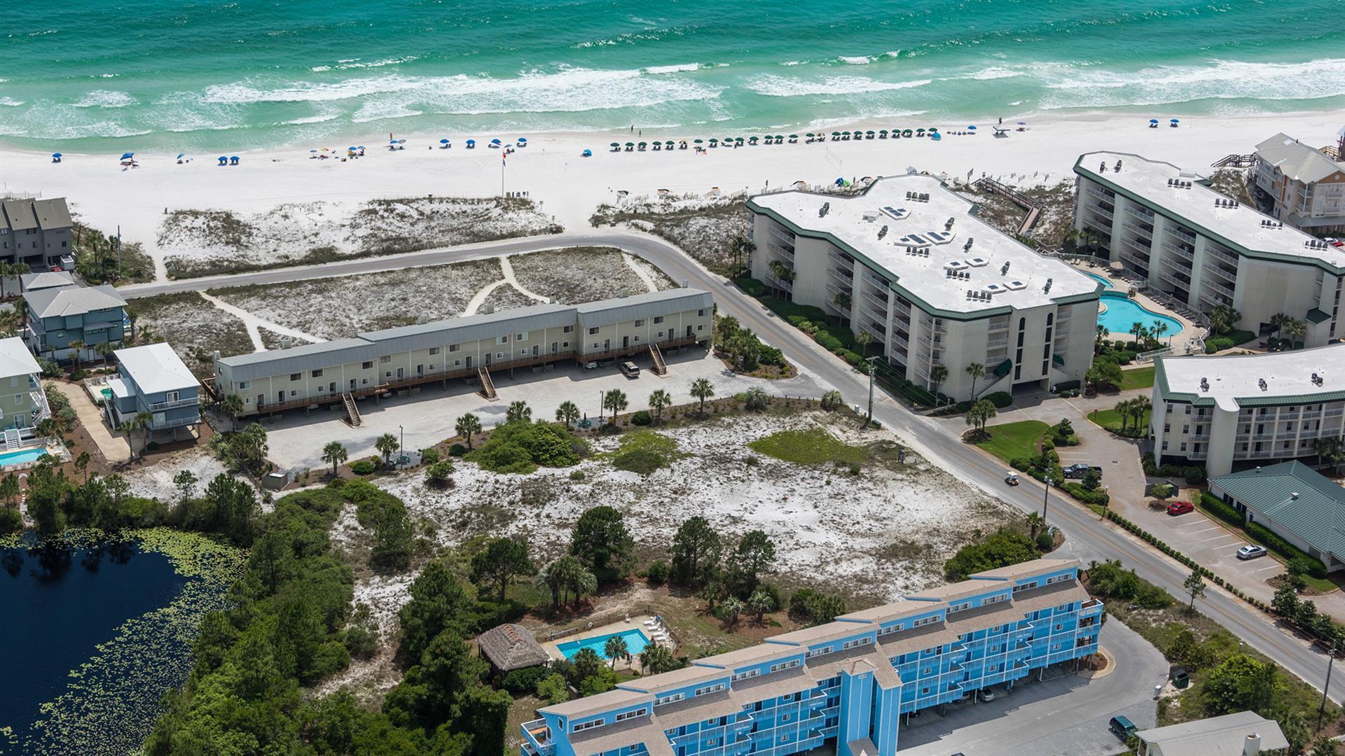 COTTAGES AT EASTERN LAKE - Residential