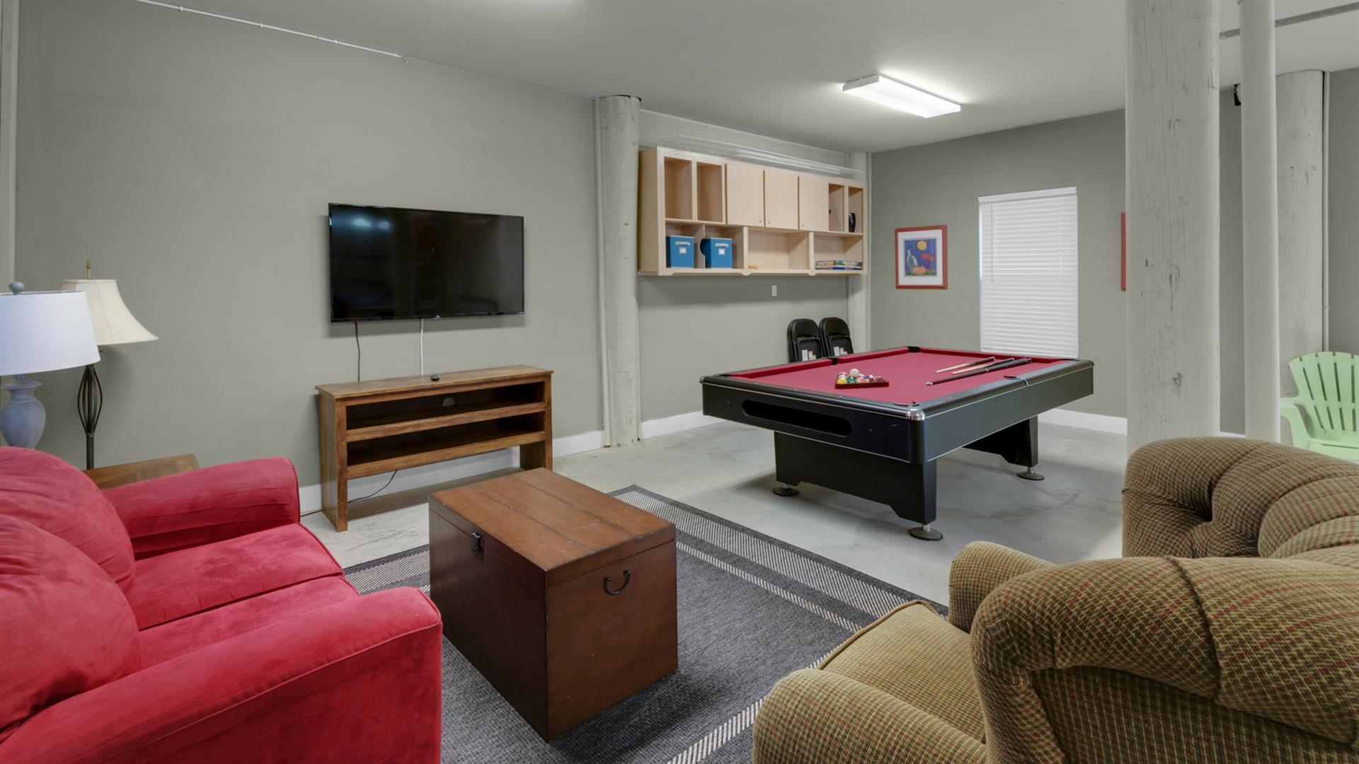 COTTAGES AT EASTERN LAKE - Residential