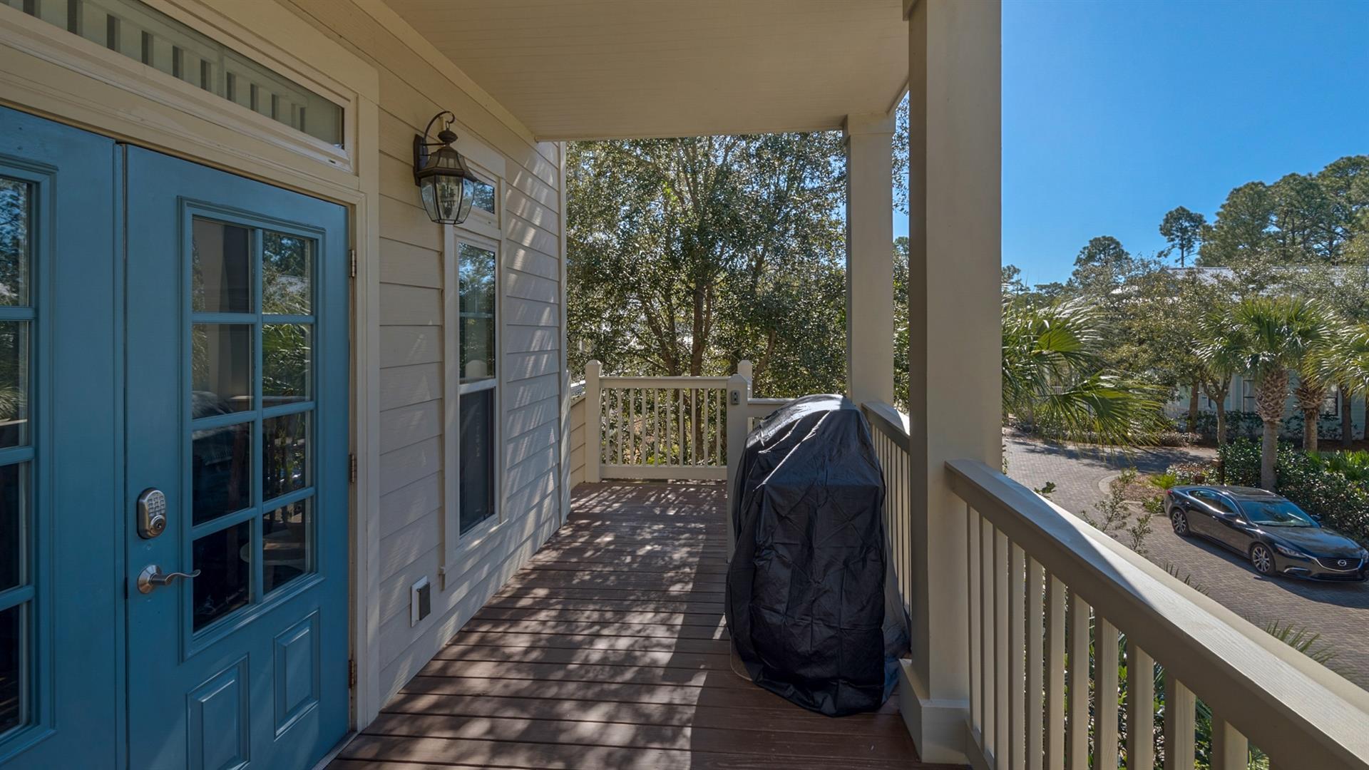 COTTAGES AT EASTERN LAKE - Residential
