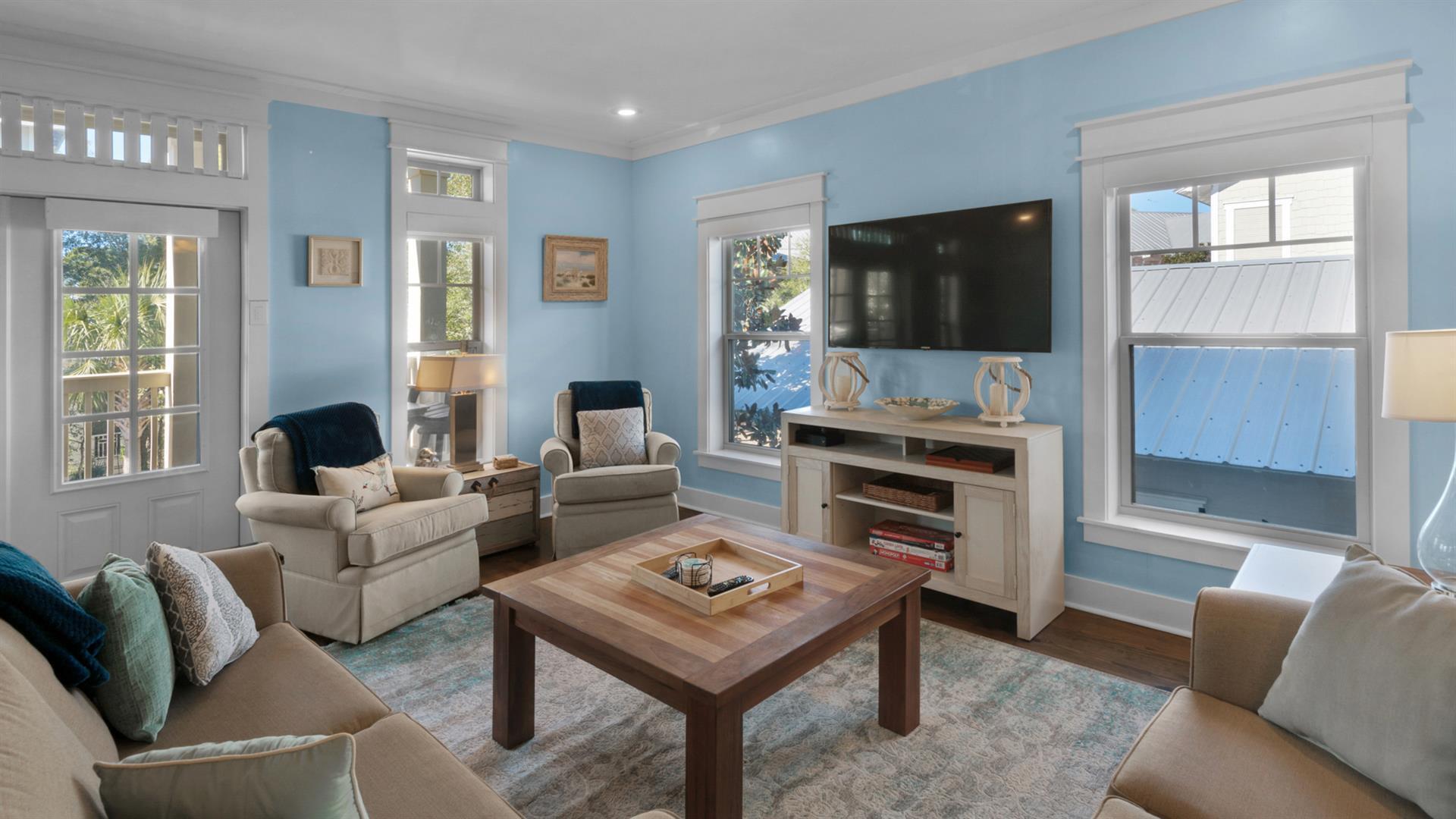 COTTAGES AT EASTERN LAKE - Residential