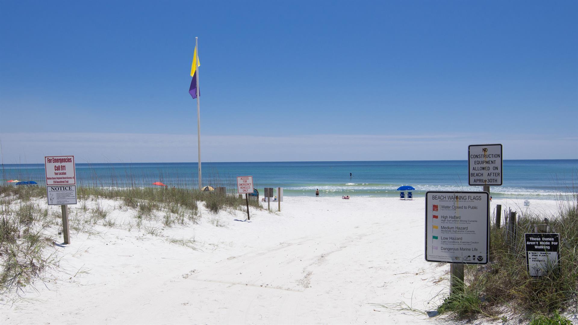 COTTAGES AT EASTERN LAKE - Residential