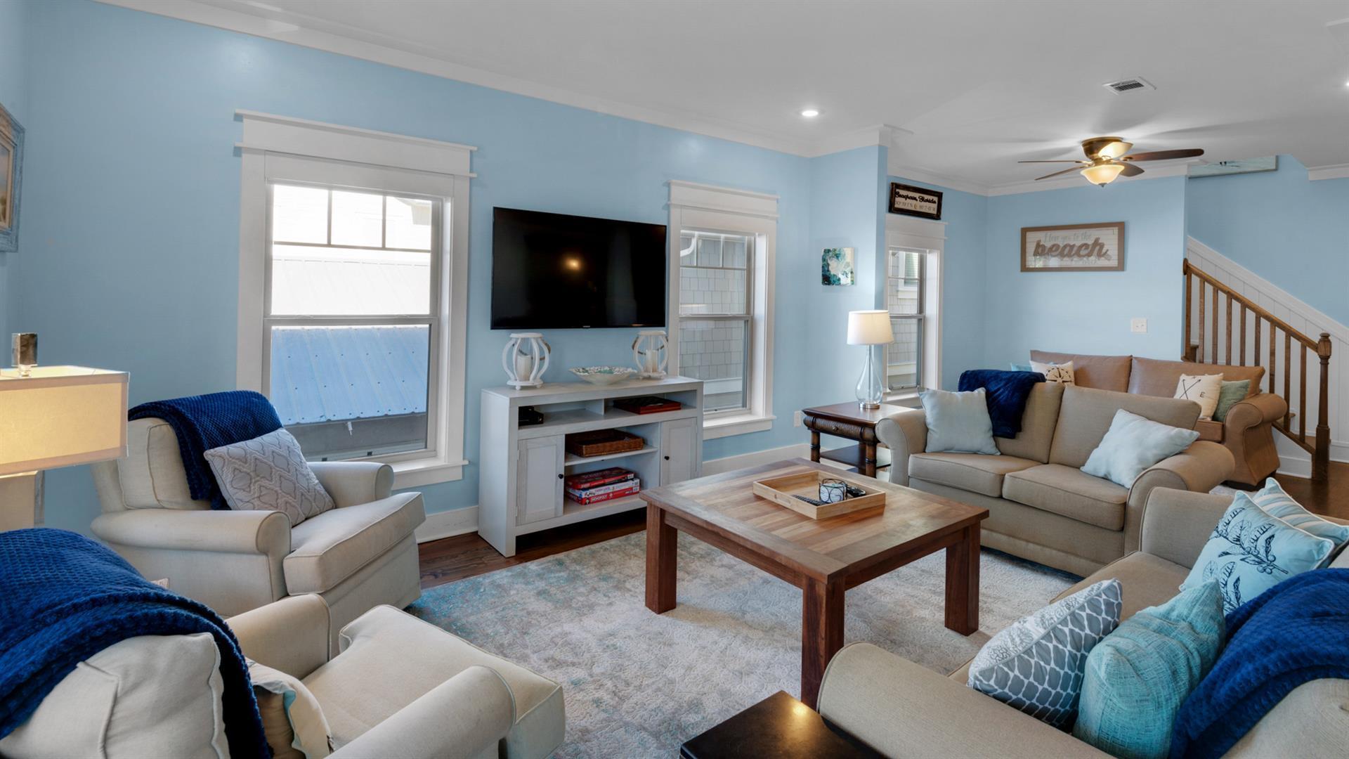 COTTAGES AT EASTERN LAKE - Residential