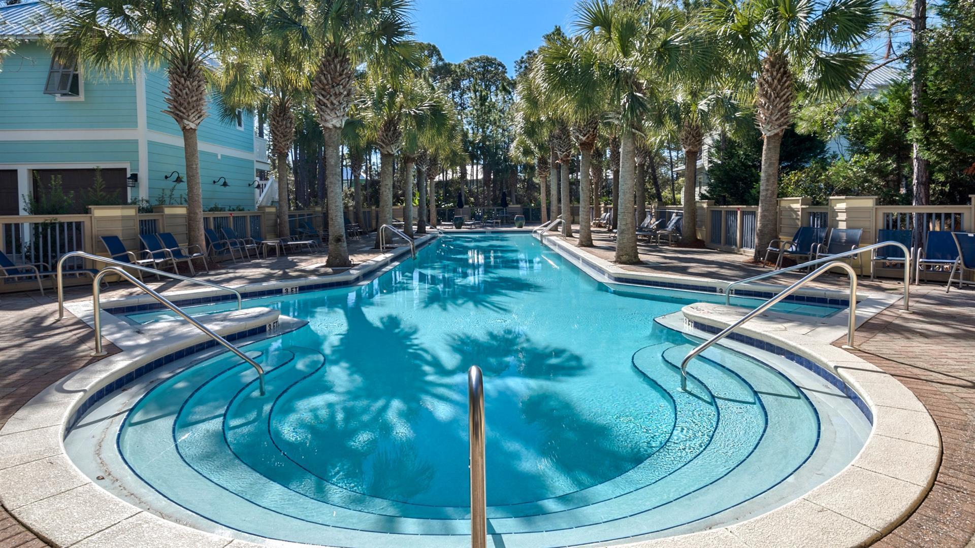 COTTAGES AT EASTERN LAKE - Residential