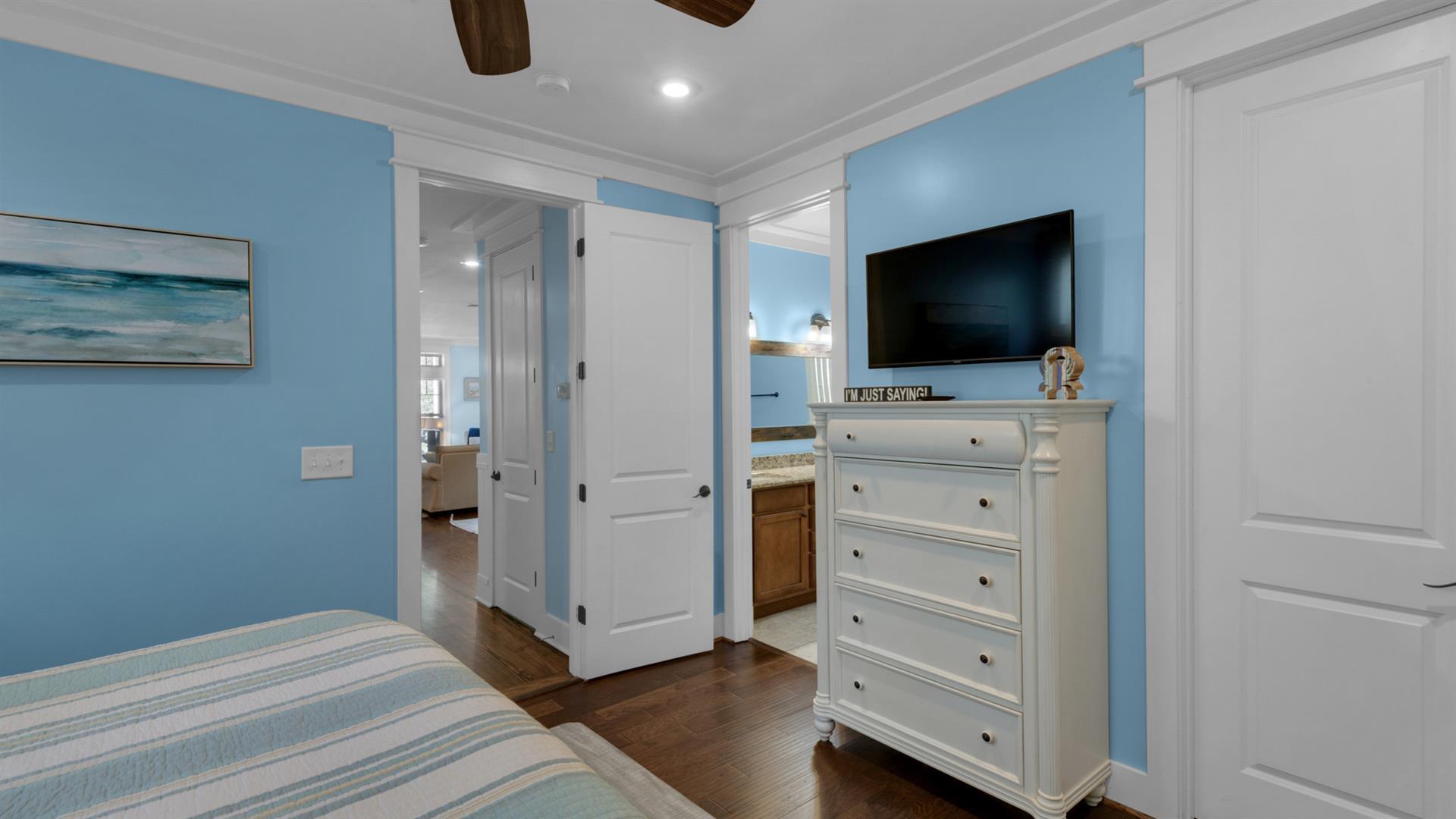 COTTAGES AT EASTERN LAKE - Residential