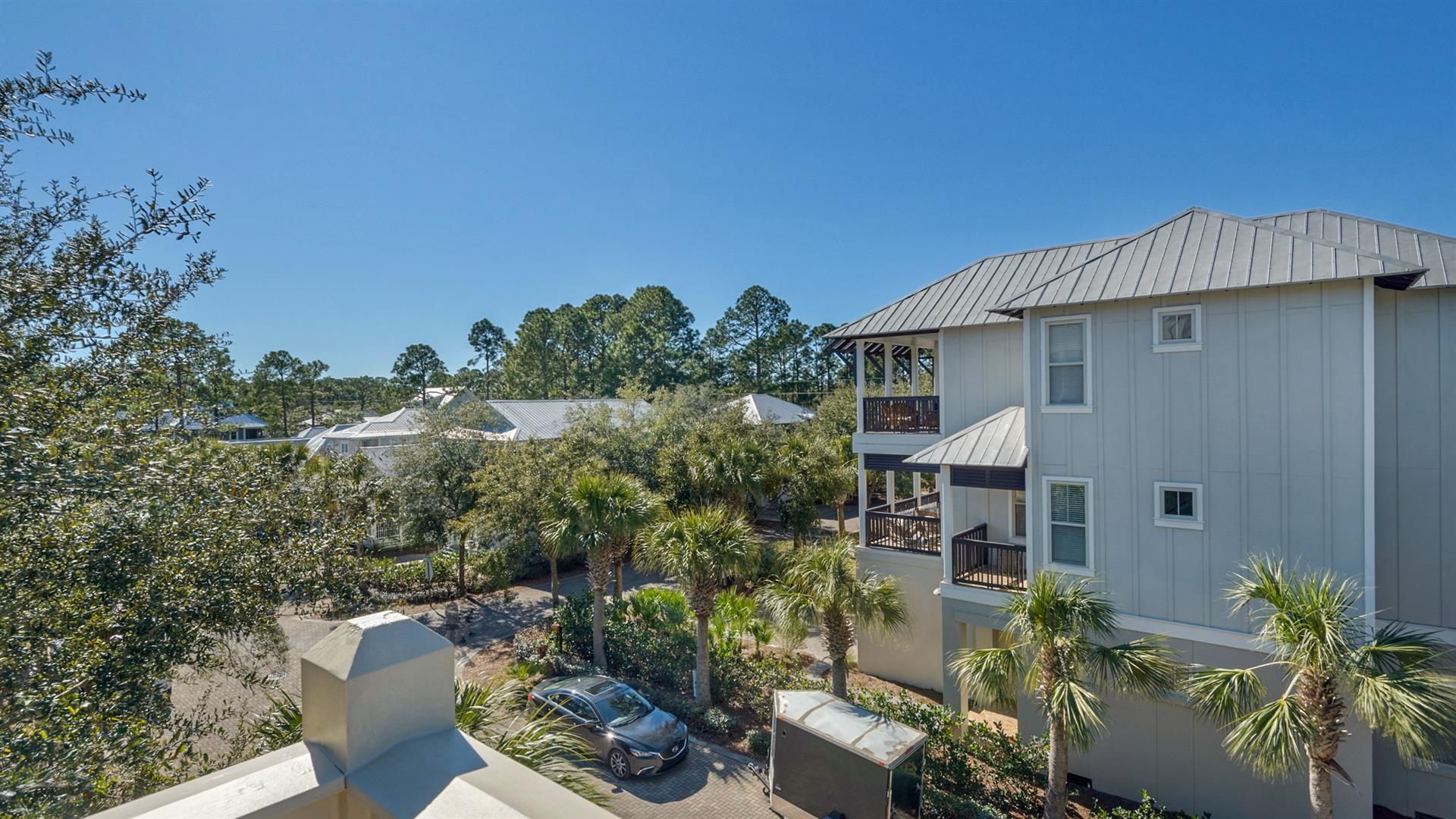COTTAGES AT EASTERN LAKE - Residential